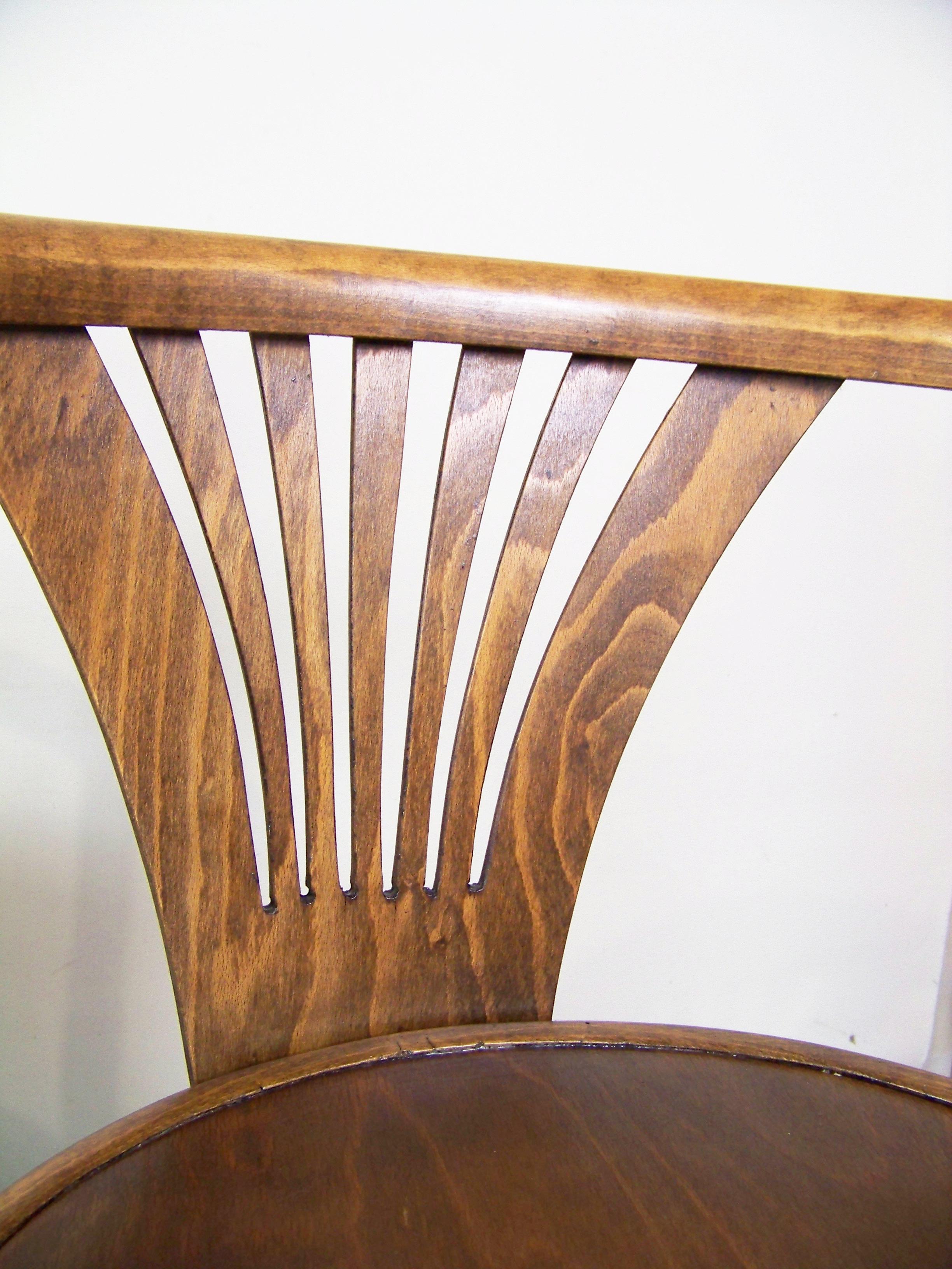 4x Armchair Thonet Nr.28 In Good Condition In Praha, CZ