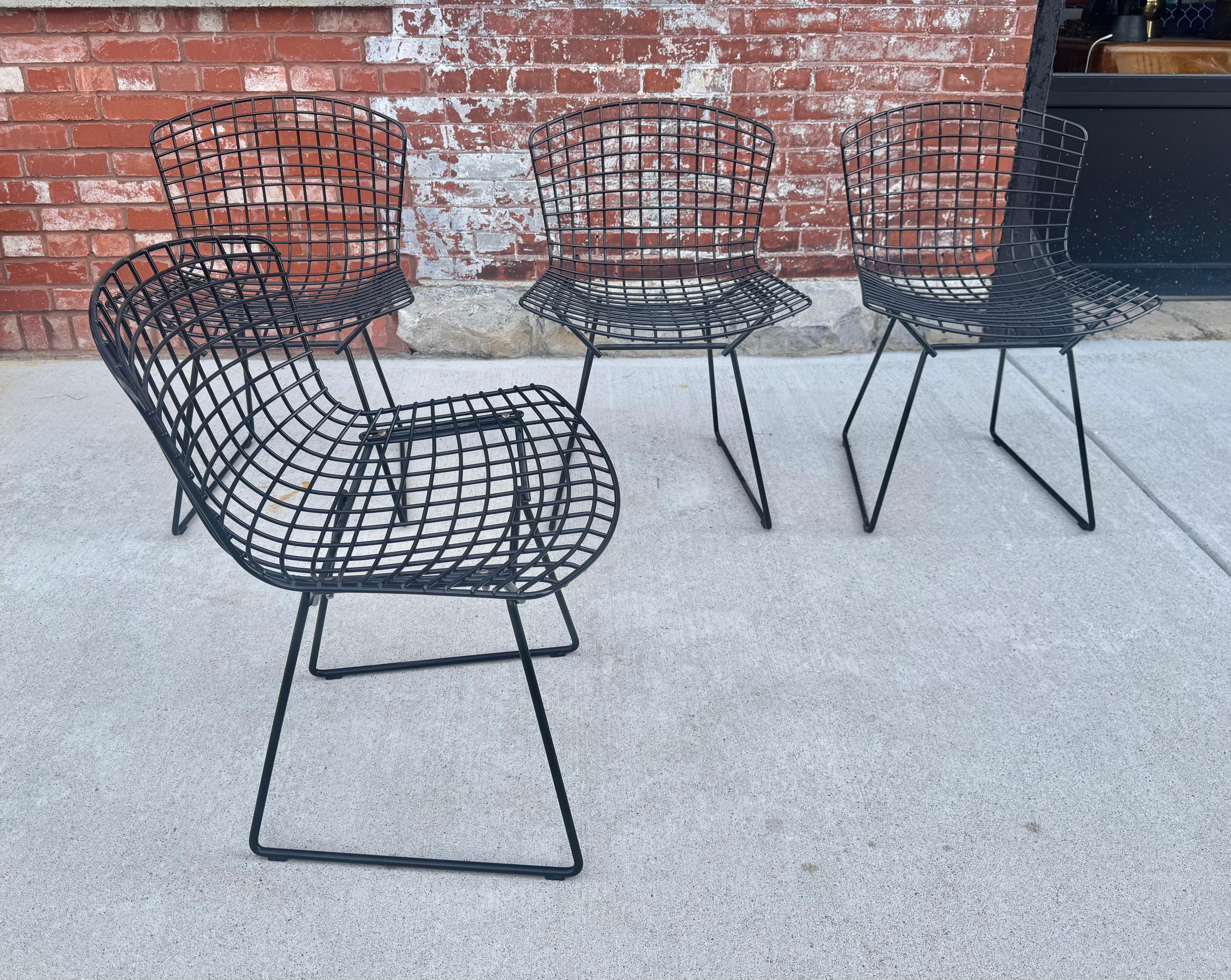4x BERTOIA Chairs, Model 420, Harry Bertoia for Knoll, , Classic Modern Design In Good Condition For Sale In Buffalo, NY