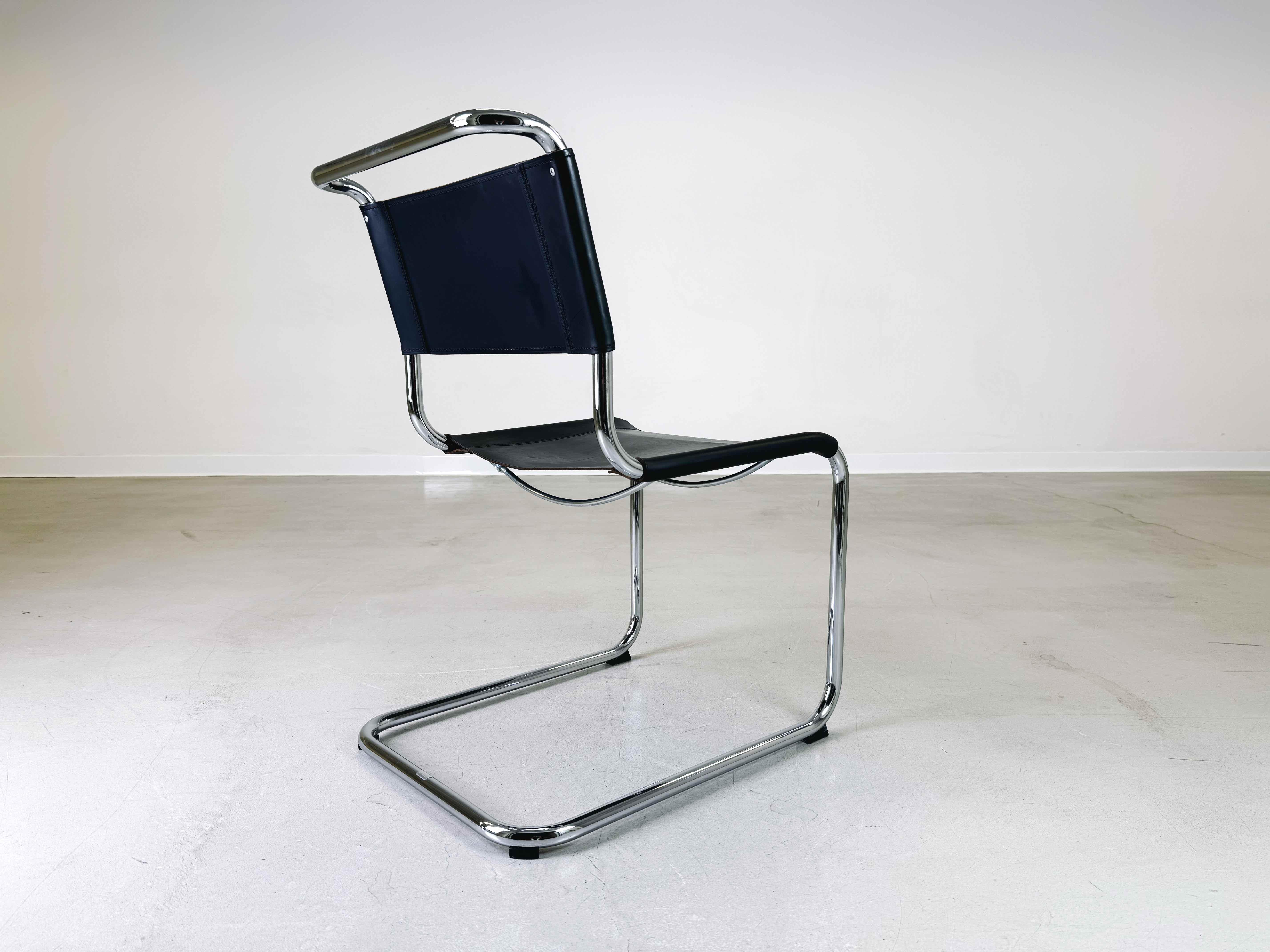 4x Original Thonet chair S33/ S34 cantilever Mart Stam leather black 1