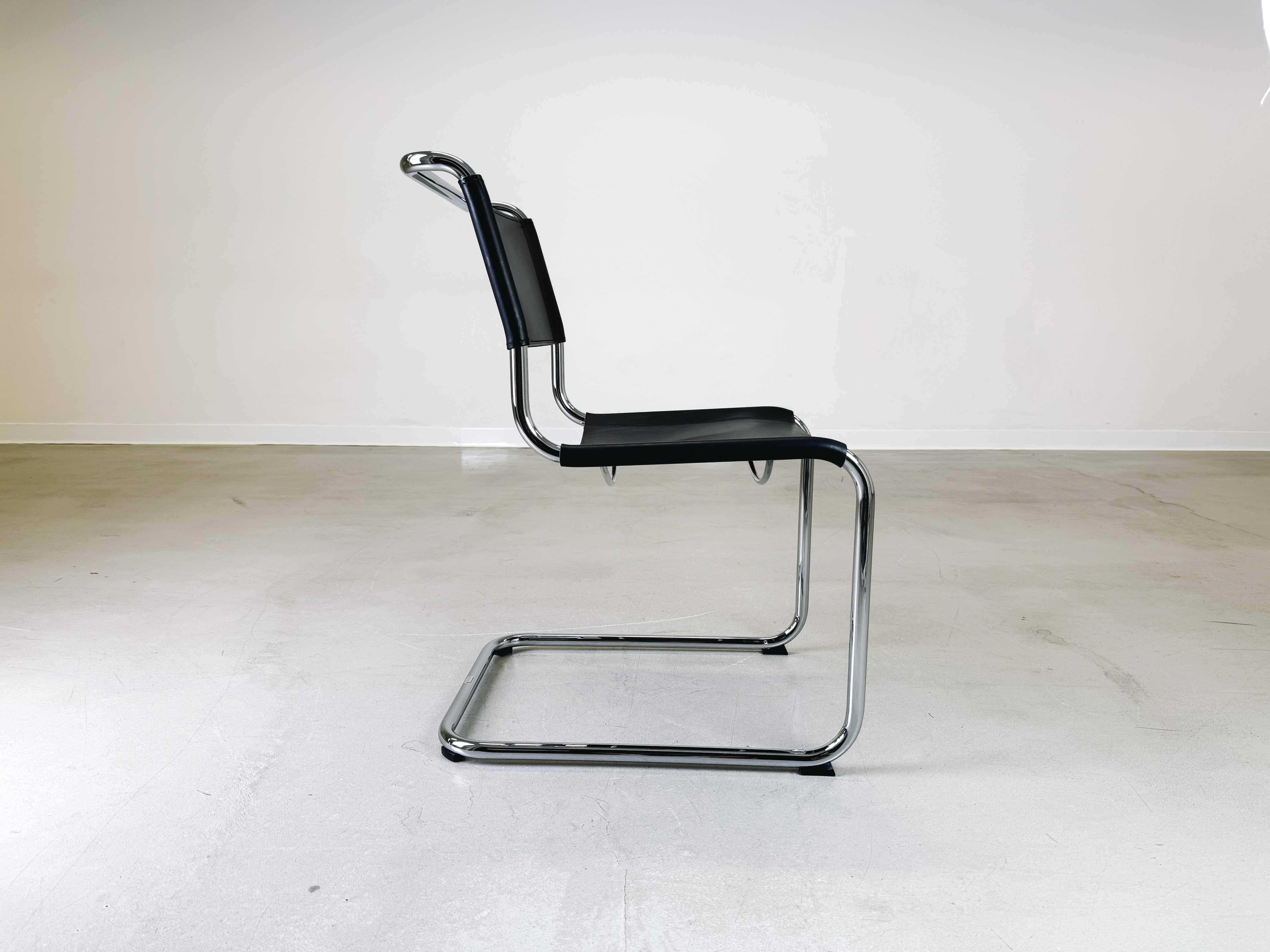 4x Original Thonet chair S33/ S34 cantilever Mart Stam leather black 2