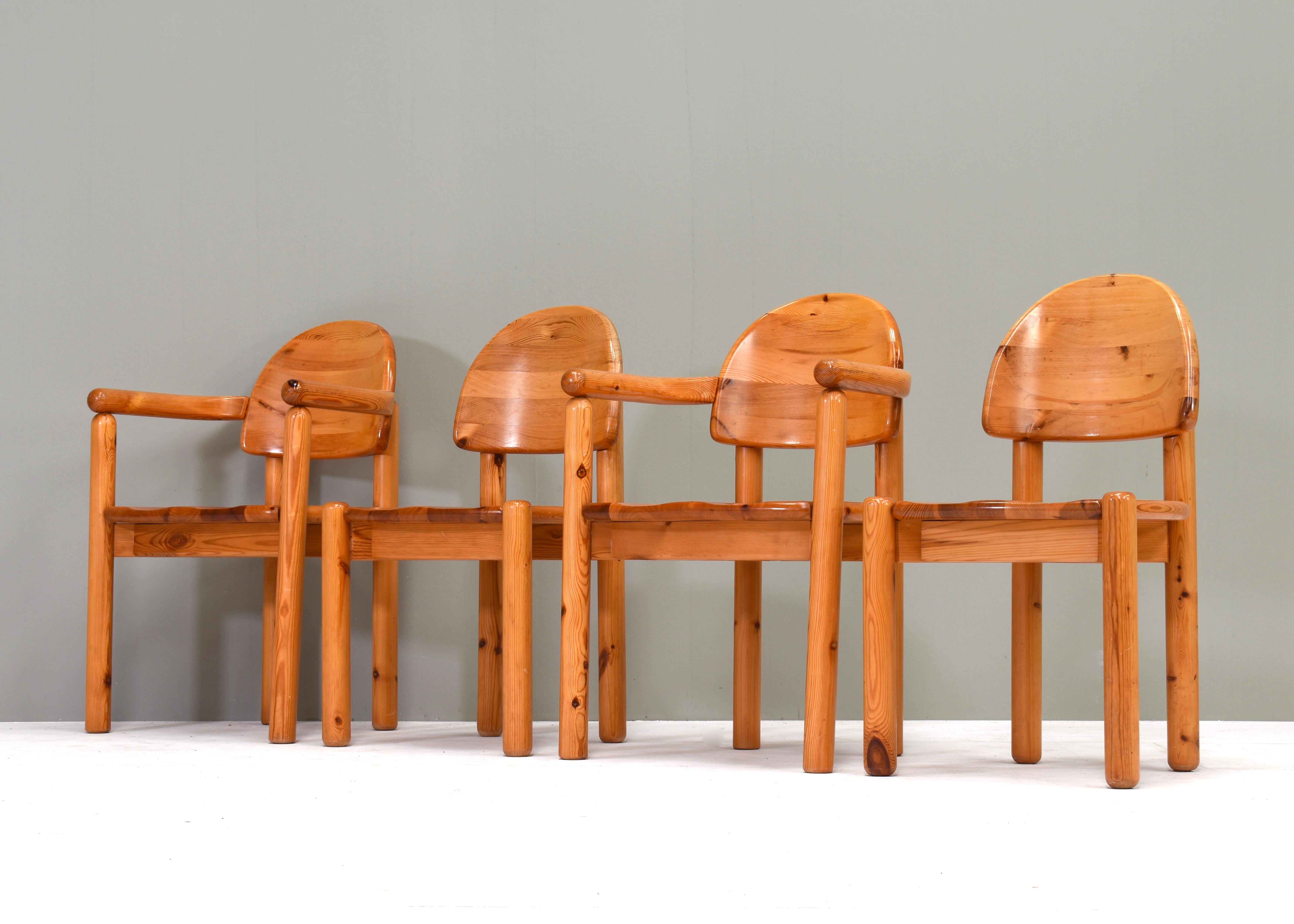4 Esszimmerstühle aus Kiefernholz von Rainer Daumiller für Hirtshals, Dänemark, um 1970 (Moderne der Mitte des Jahrhunderts) im Angebot