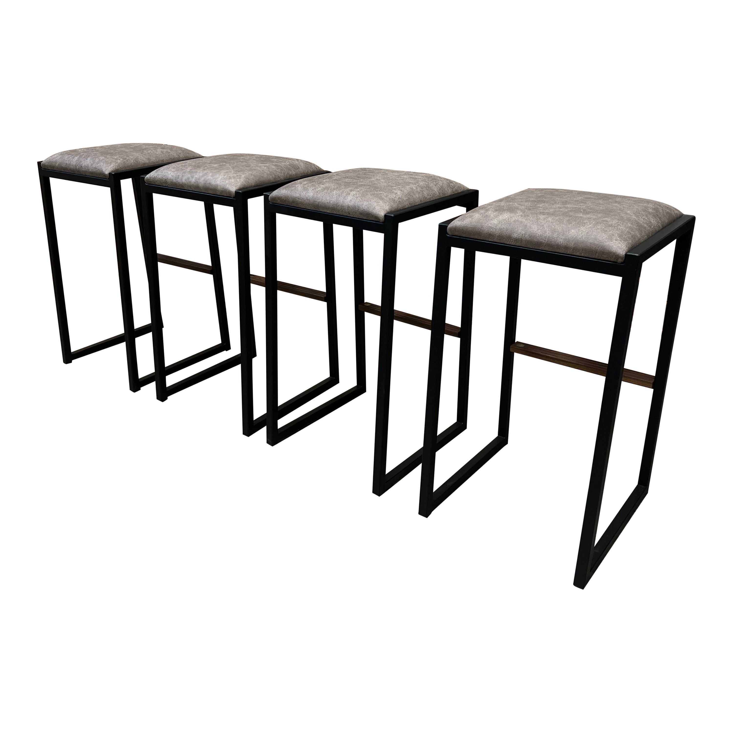 4x Shaker Backless Bar Stools, by Ambrozia, Walnut, Vintage sand Leather