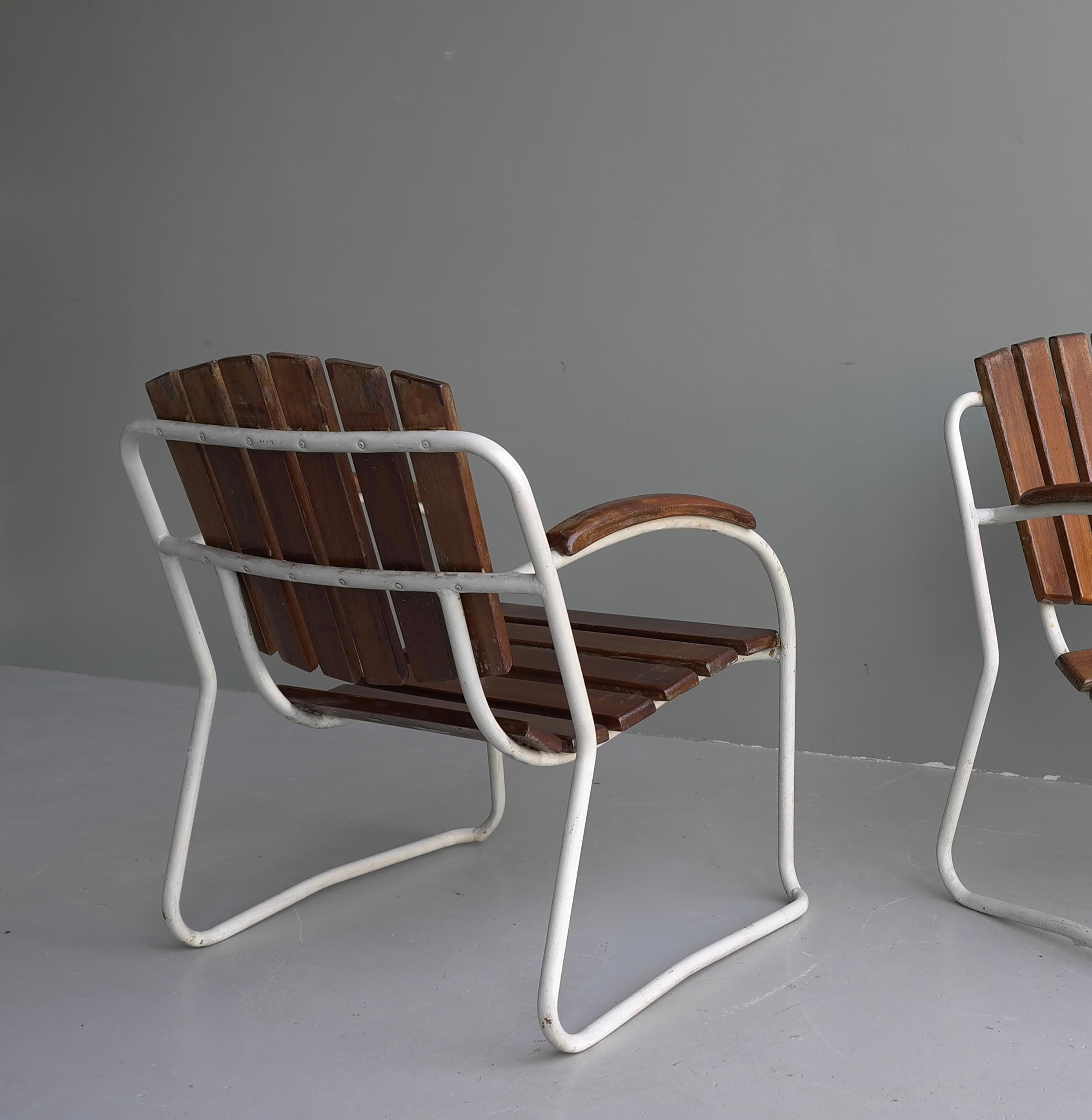 4x chaises de jardin empilables à cadre tubulaire et lattes, années 1930 en vente 5