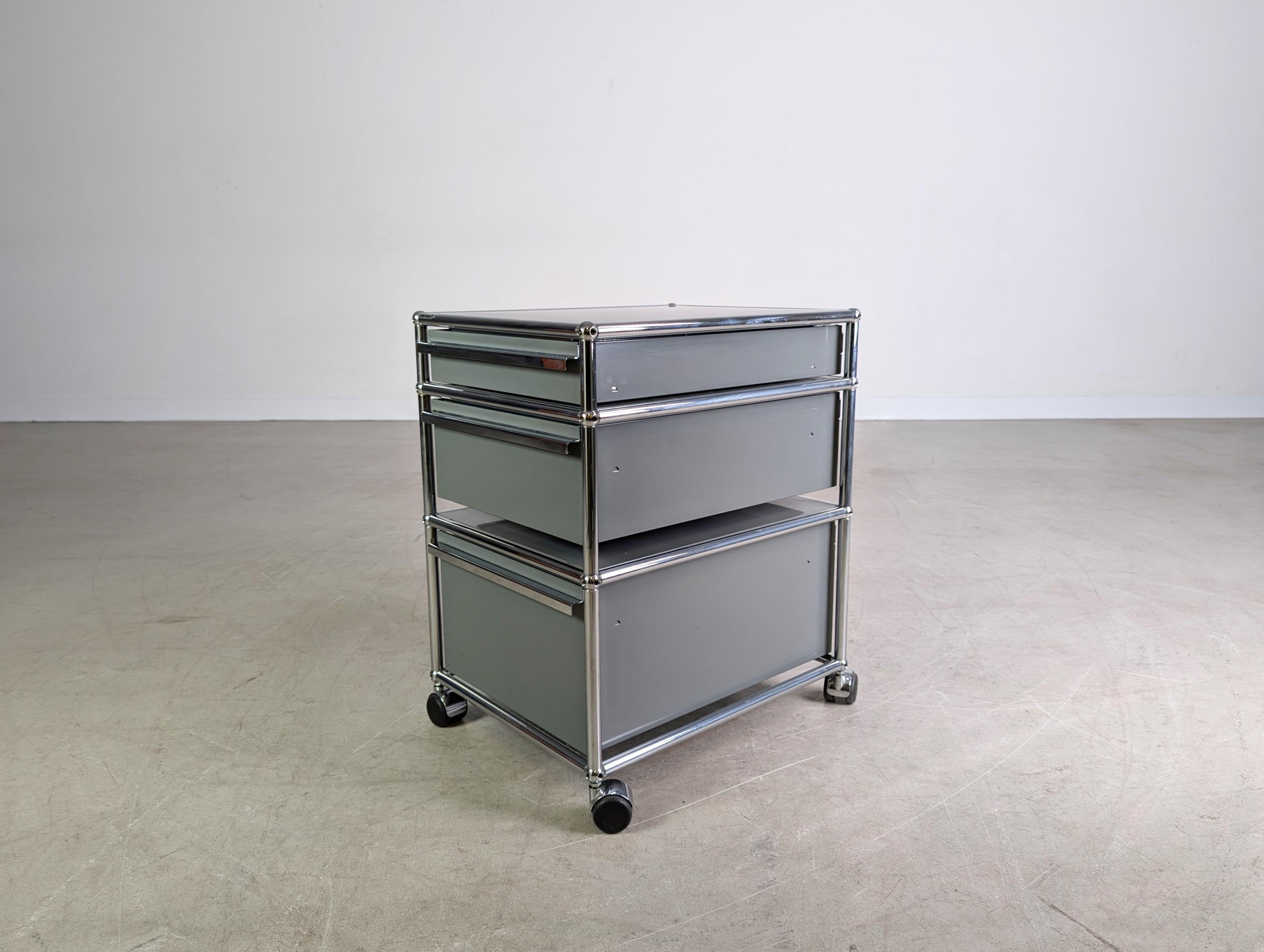 4x USM Haller Rollcontainer Büroschrank Rollen grau offen (Metall) im Angebot
