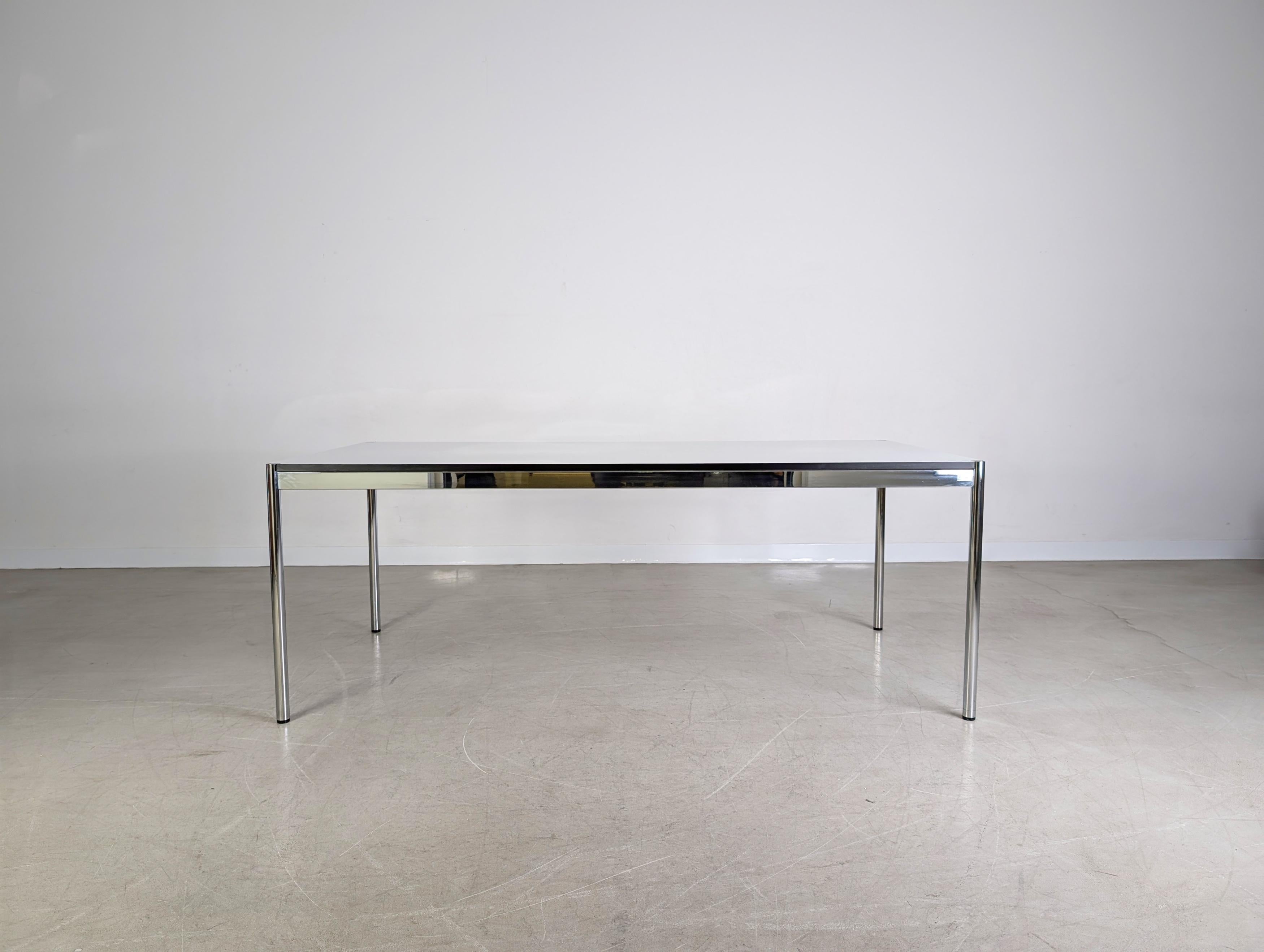 Postmoderno 4x Usm Haller Tisch Kunstharz weiß Schreibtisch MwSt perlgrau in vendita