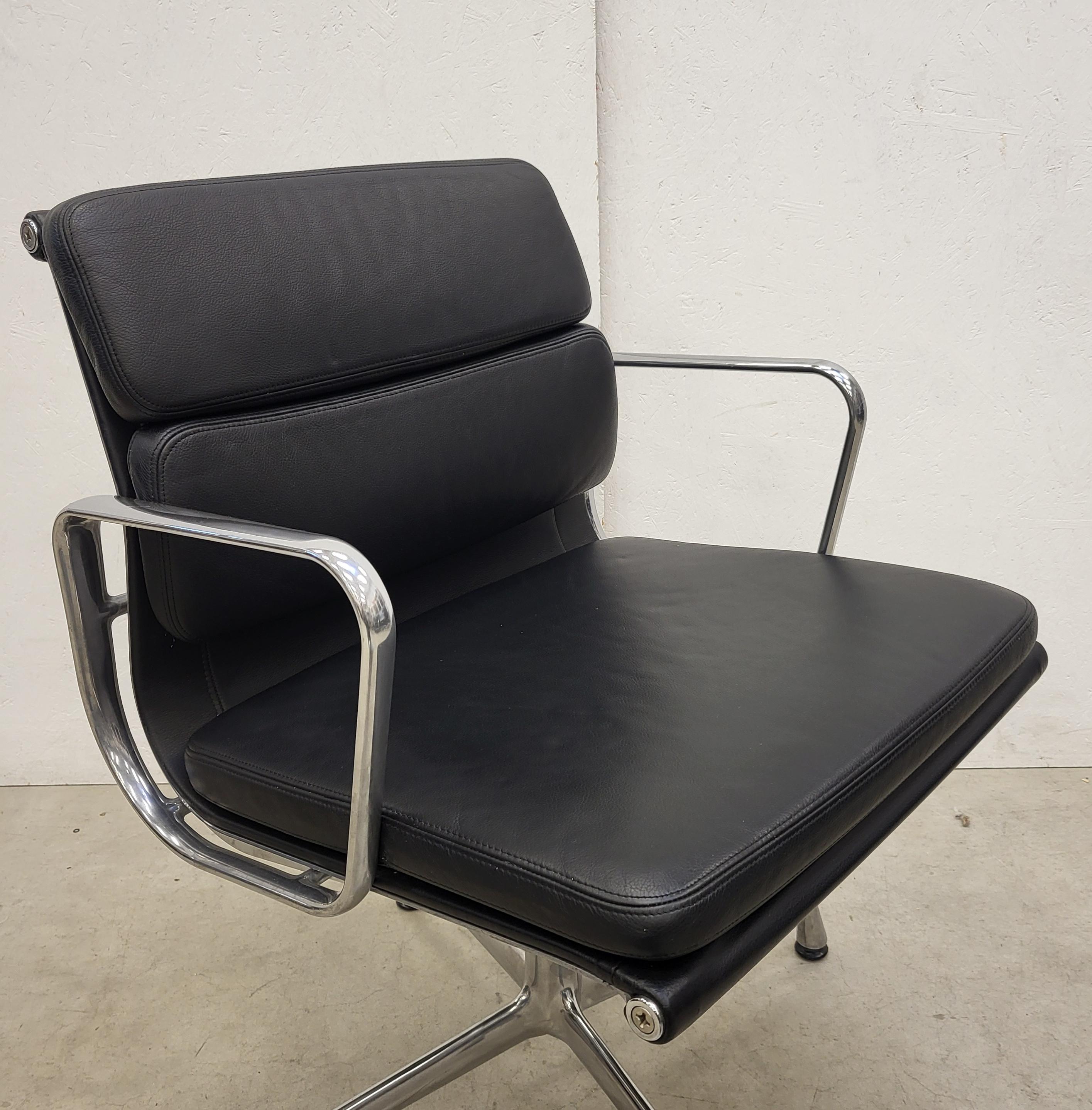Aluminum 4x Vitra EA208 Soft Pad Office Chair by Charles Eames, 2006 Model