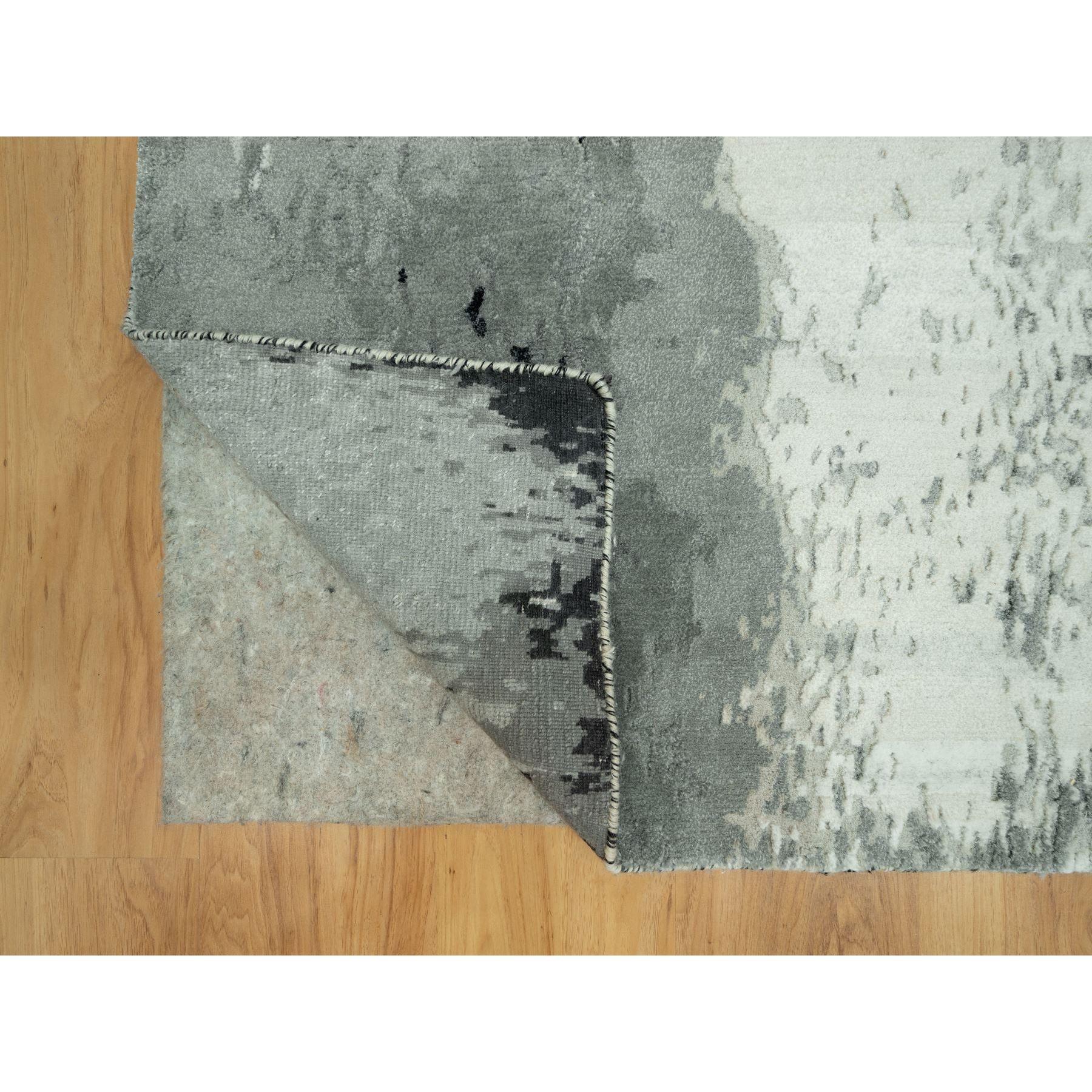 4'x10' Black Hand Knotted Abstract Design Wool Runner Rug (Moderne) im Angebot