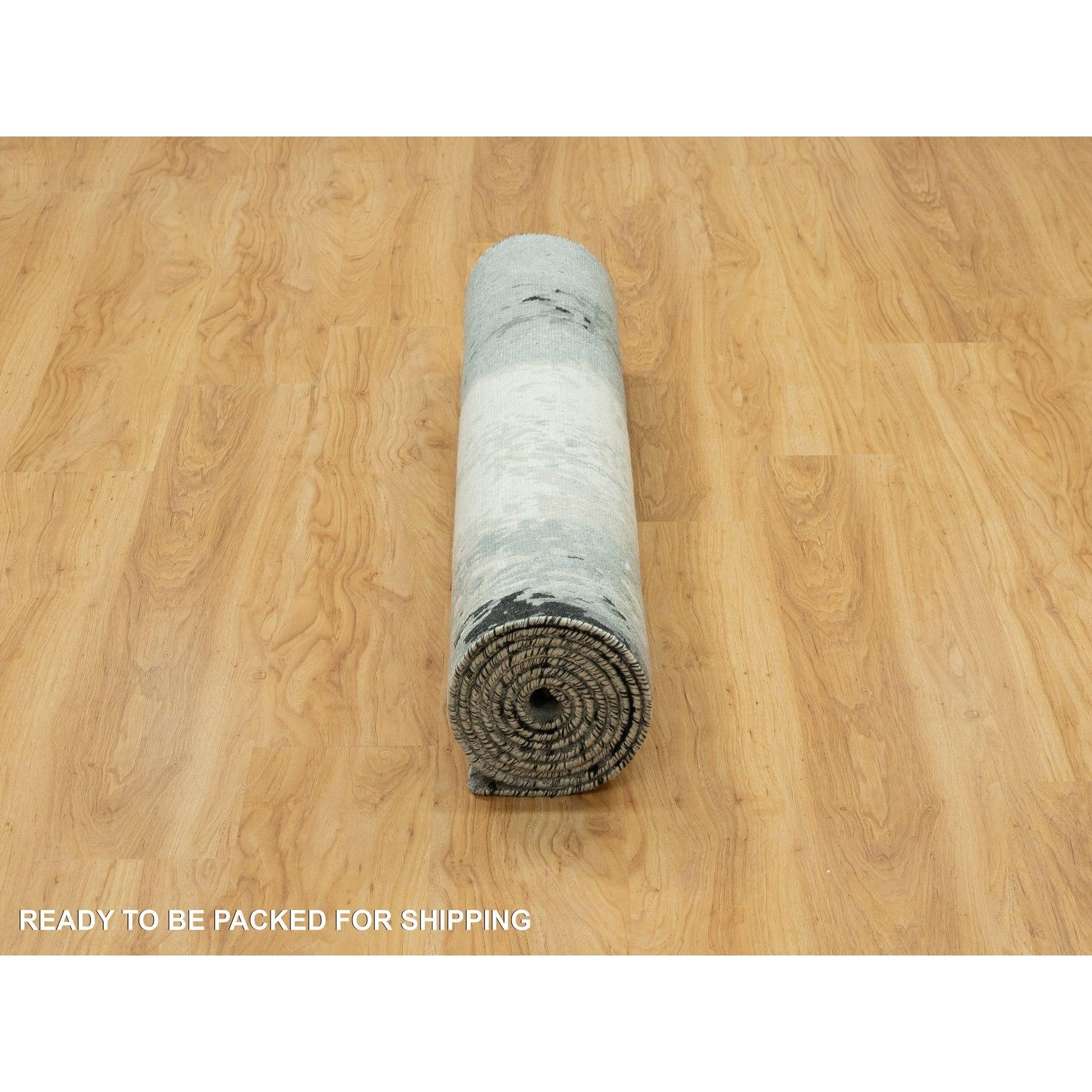 4'x10' Black Hand Knotted Abstract Design Wool Runner Rug im Zustand „Neu“ im Angebot in Carlstadt, NJ
