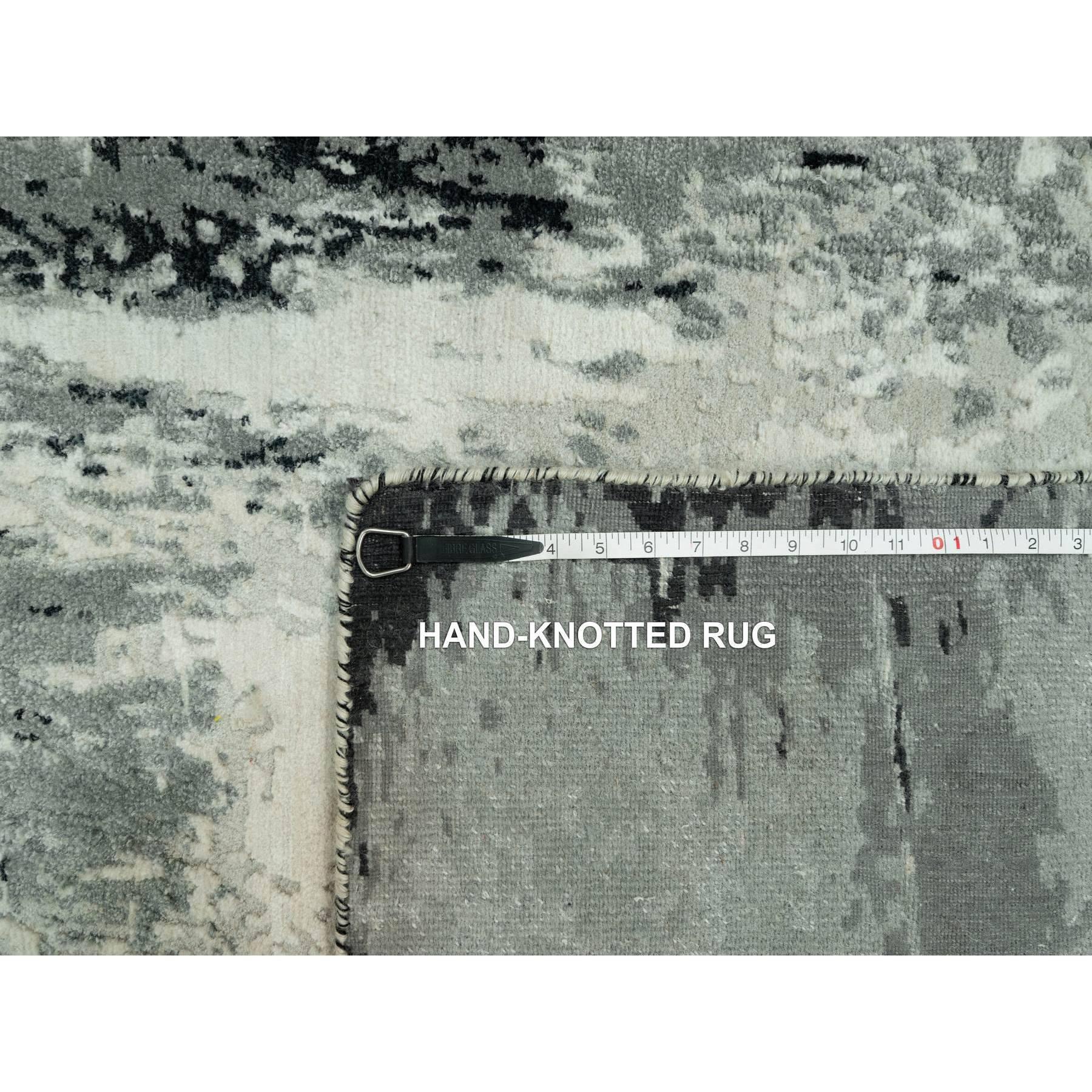 4'x10' Black Hand Knotted Abstract Design Wool Runner Rug (Wolle) im Angebot