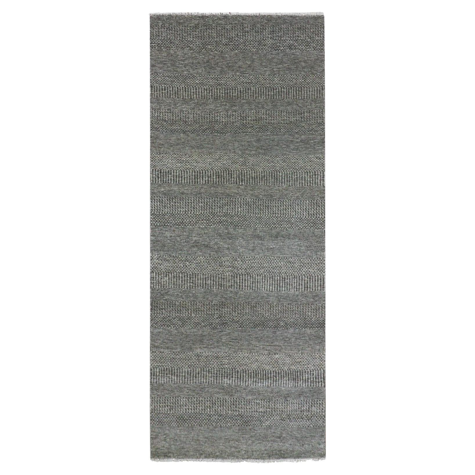 Tappeto orientale moderno 4'x10'2" in lana non colorata, annodato a mano, con ampio runner