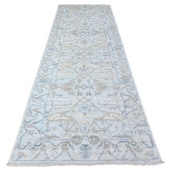 Tapis de course large Lulworth Blue Angora Oushak noué à la main 4'x11'10"