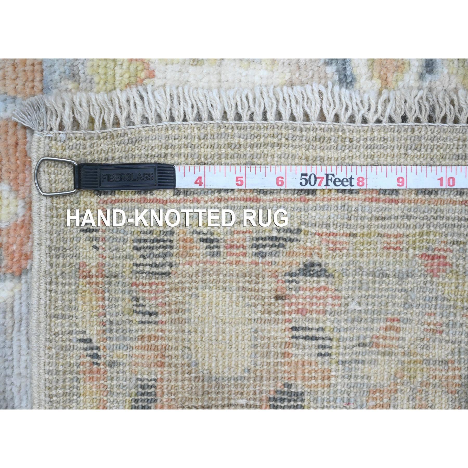 Laine Tapis de course en laine grise nouée à la main Afghan Angora Oushak Design Floral en vente