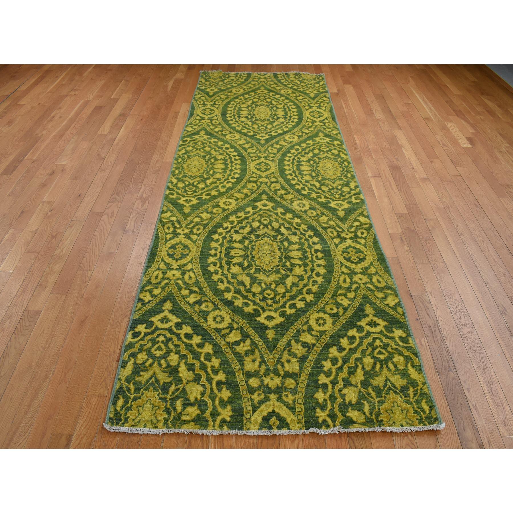 Surteint vert, Mughal Design, ton sur ton, Peshawar Hand Knotted, Pure Wool, Wide Runner Tapis d'Orient
Matières premières : Laine
Latex : Pas de poils 
hauteur : 0,25 pouces
Style : Traditionnel
Couleur primaire : vert
Couleurs secondaires : Or,