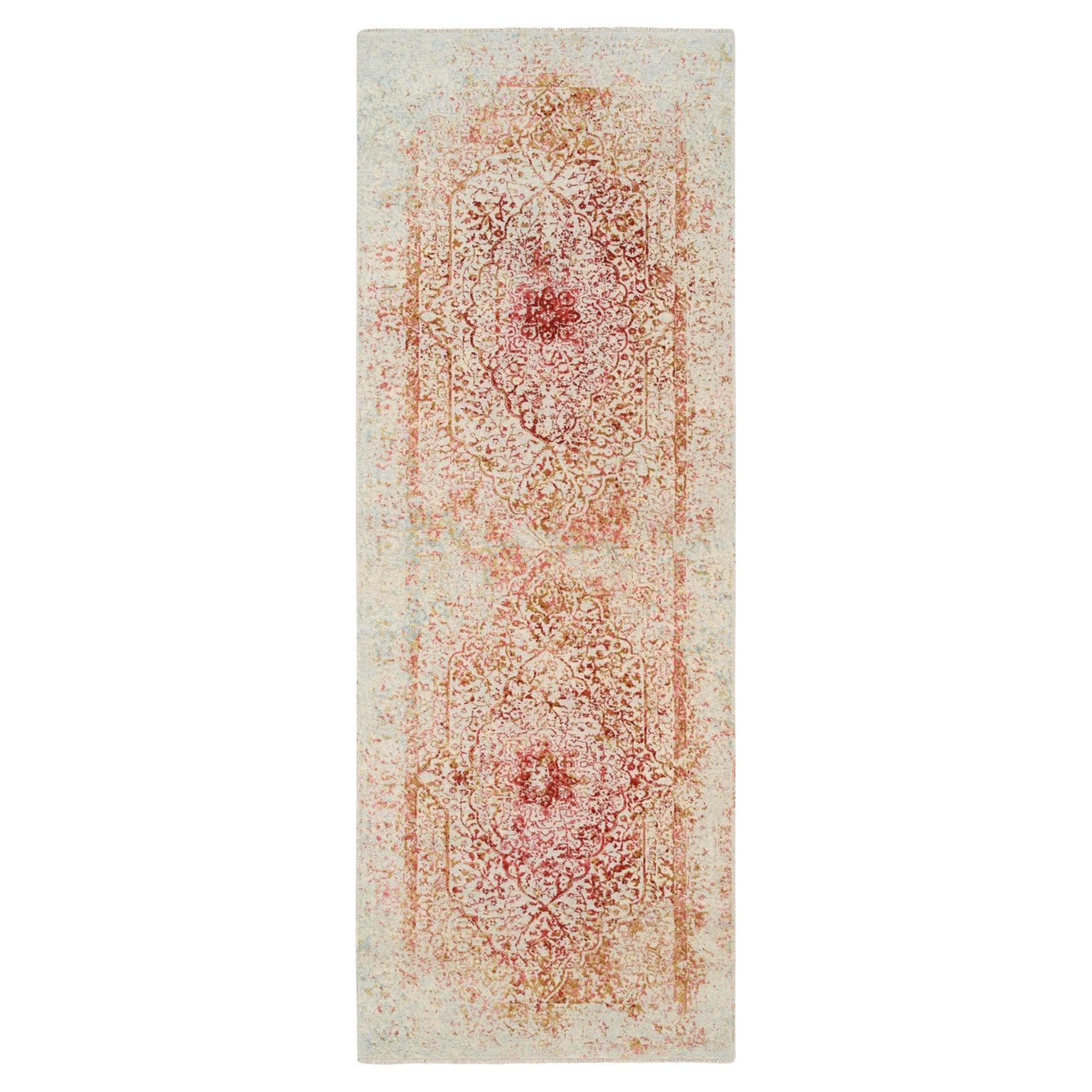 Tappeto Runner largo 4'x11'9" annodato a mano con disegno persiano rosa in lana e seta