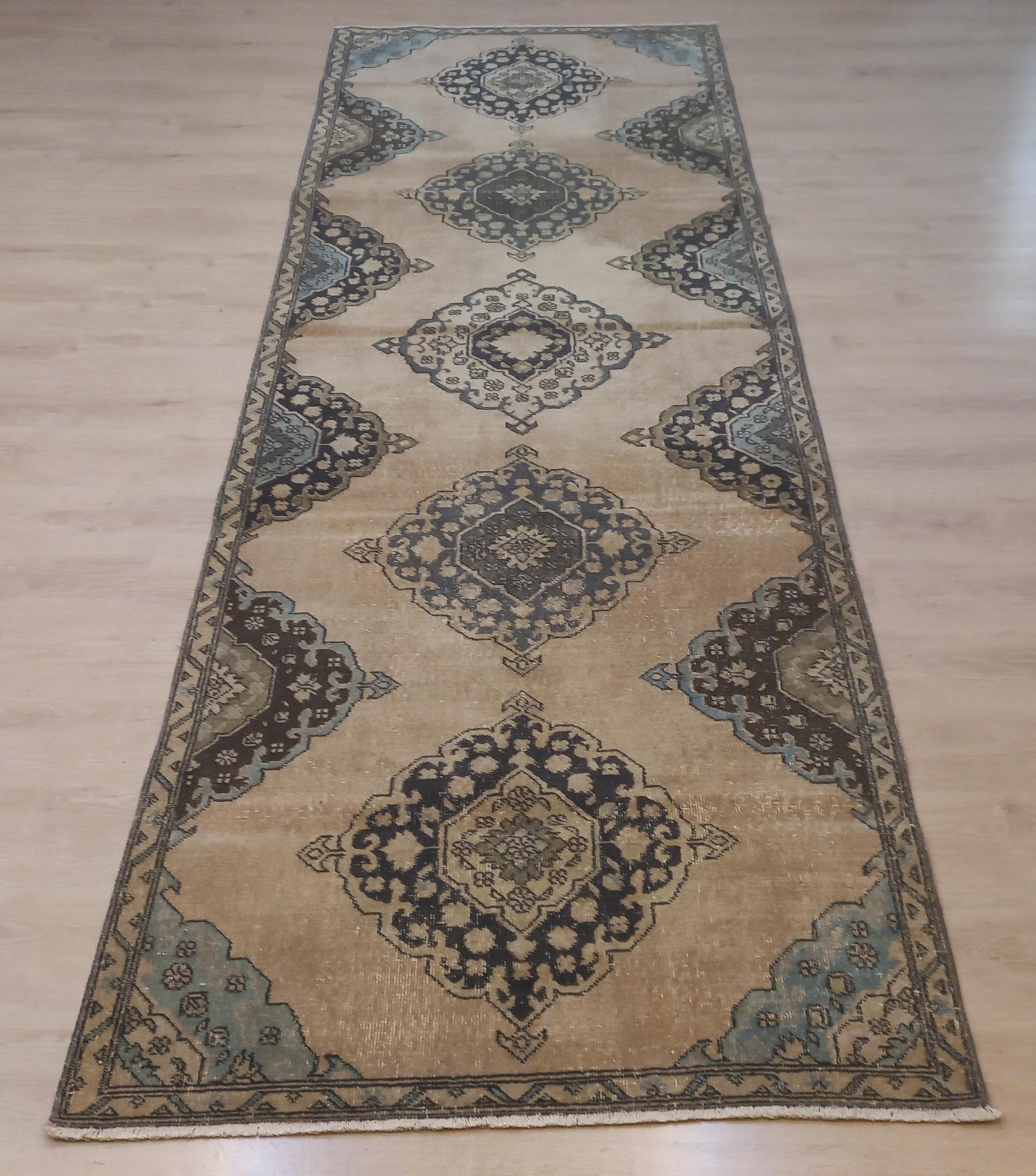 4x12 ft Vintage Oushak Runner, Hallway Rug Authentic Wool Carpet from Turkey In Good Condition For Sale In Philadelphia, PA