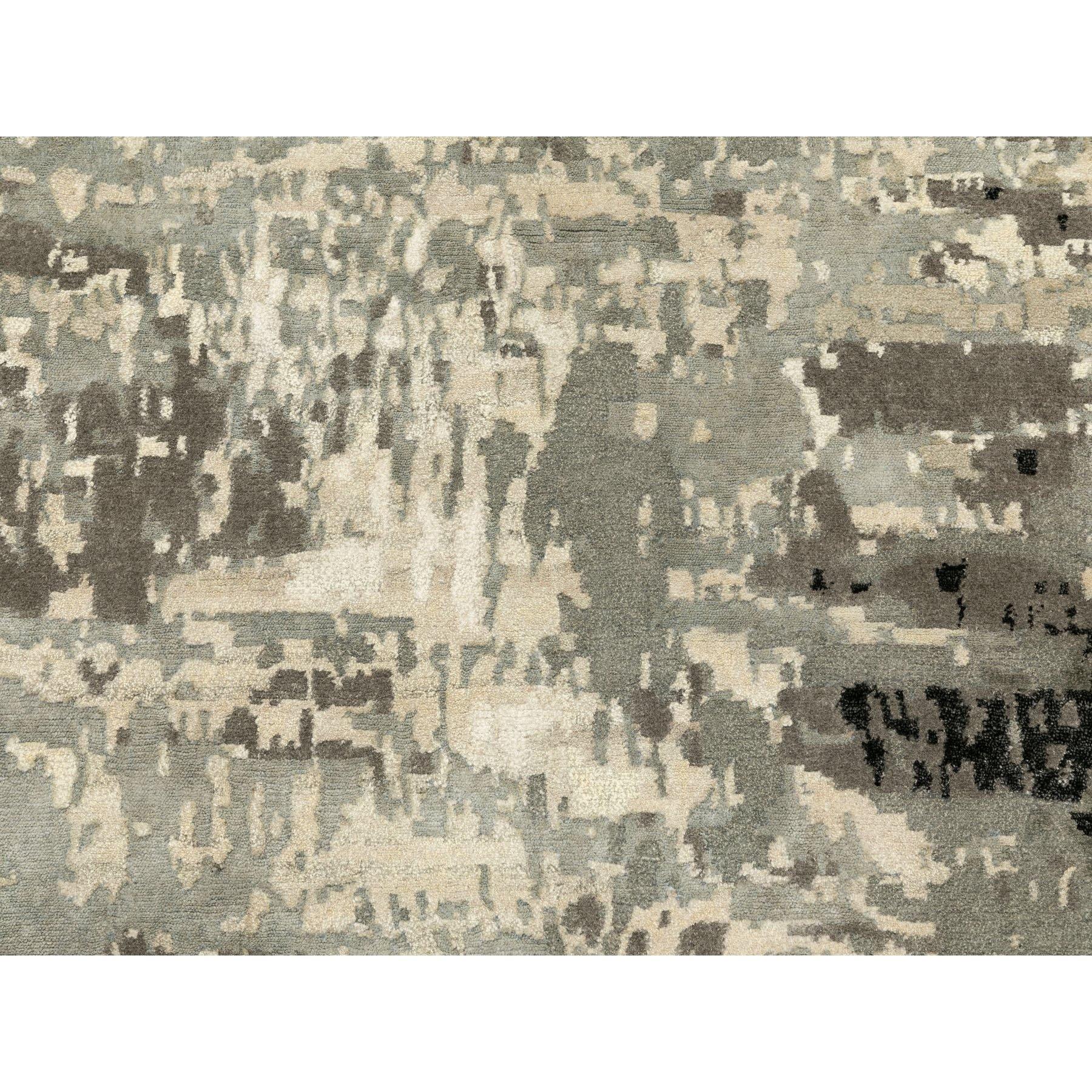 4'x12' Handgeknüpfter breiter Läufer aus Wolle und Seide in Taupe mit abstraktem Design im Zustand „Neu“ im Angebot in Carlstadt, NJ