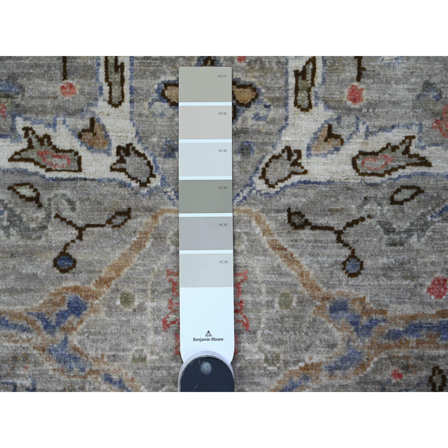 Medievale Tappeto orientale 4'x12' grigio pastello fine Collection'S Wide Runner in vendita