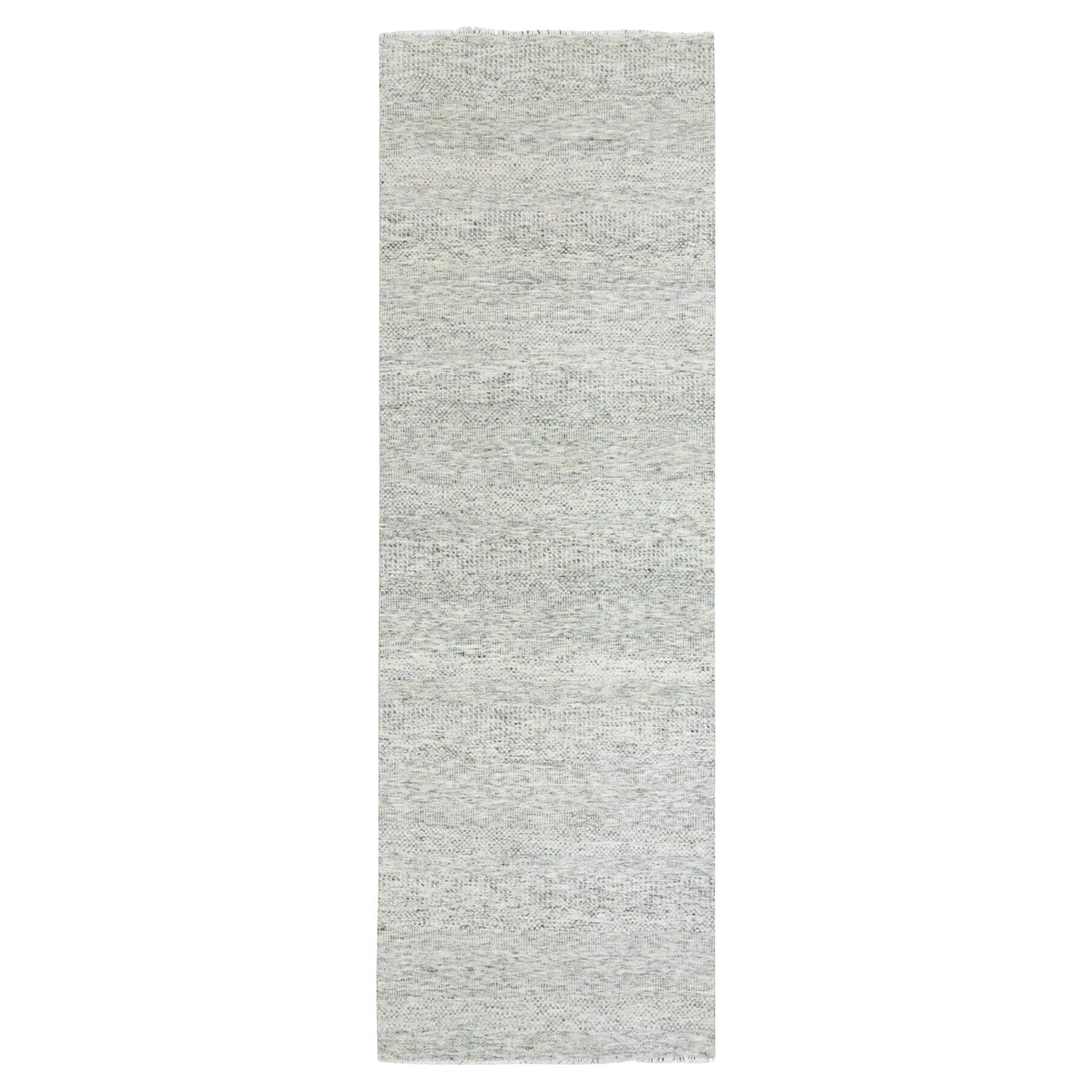 4'x12'2" Alfombra Ancha Anudada a Mano de Lana Gris Medio con Diseño de Hierba Sin Teñir