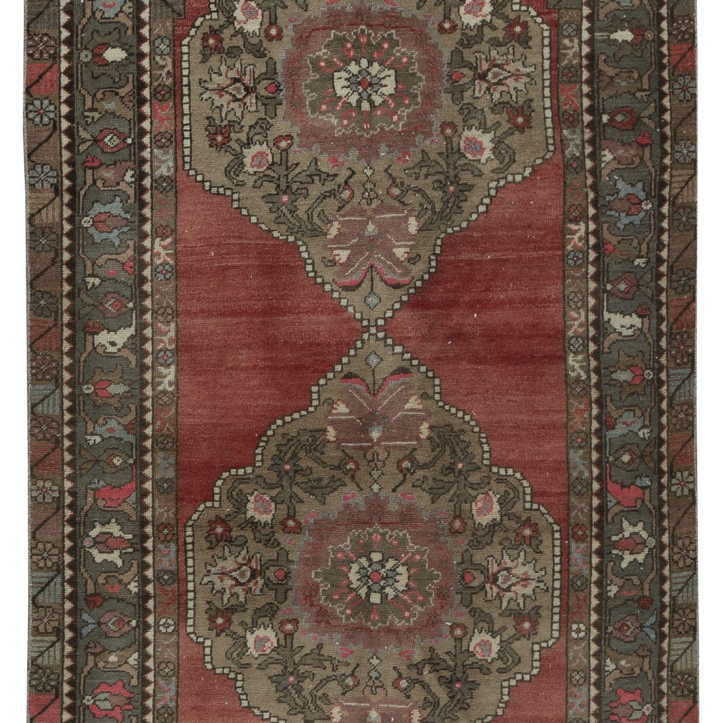 4x12.4 Ft Traditional Vintage Handmade Turkish Hallway Runner Rug, 100% Wool In Good Condition For Sale In Philadelphia, PA