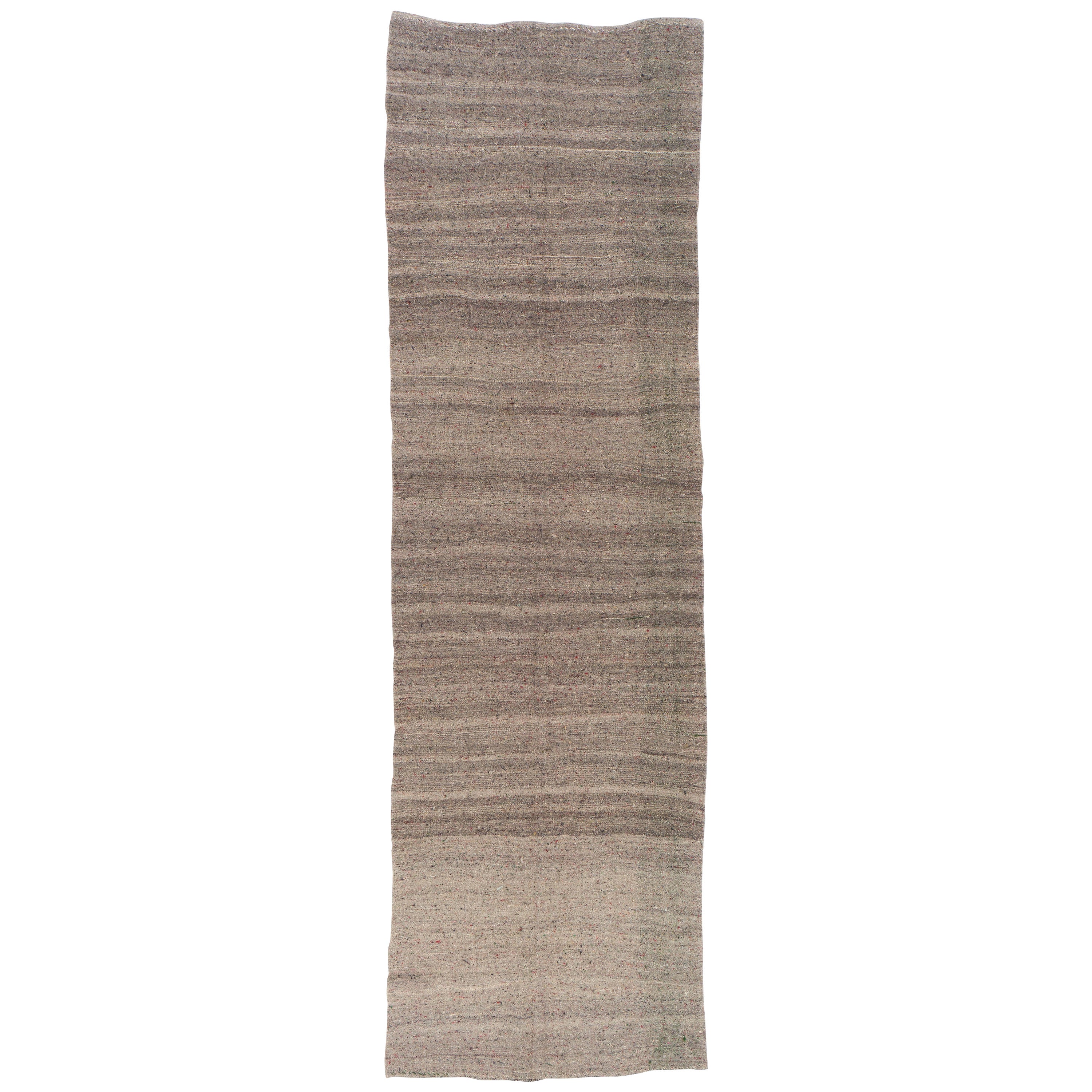 4x13.4 Ft Handgefertigter Läufer Kilim. All Natural Light Brown Wool, Banded 1960s Rug im Angebot