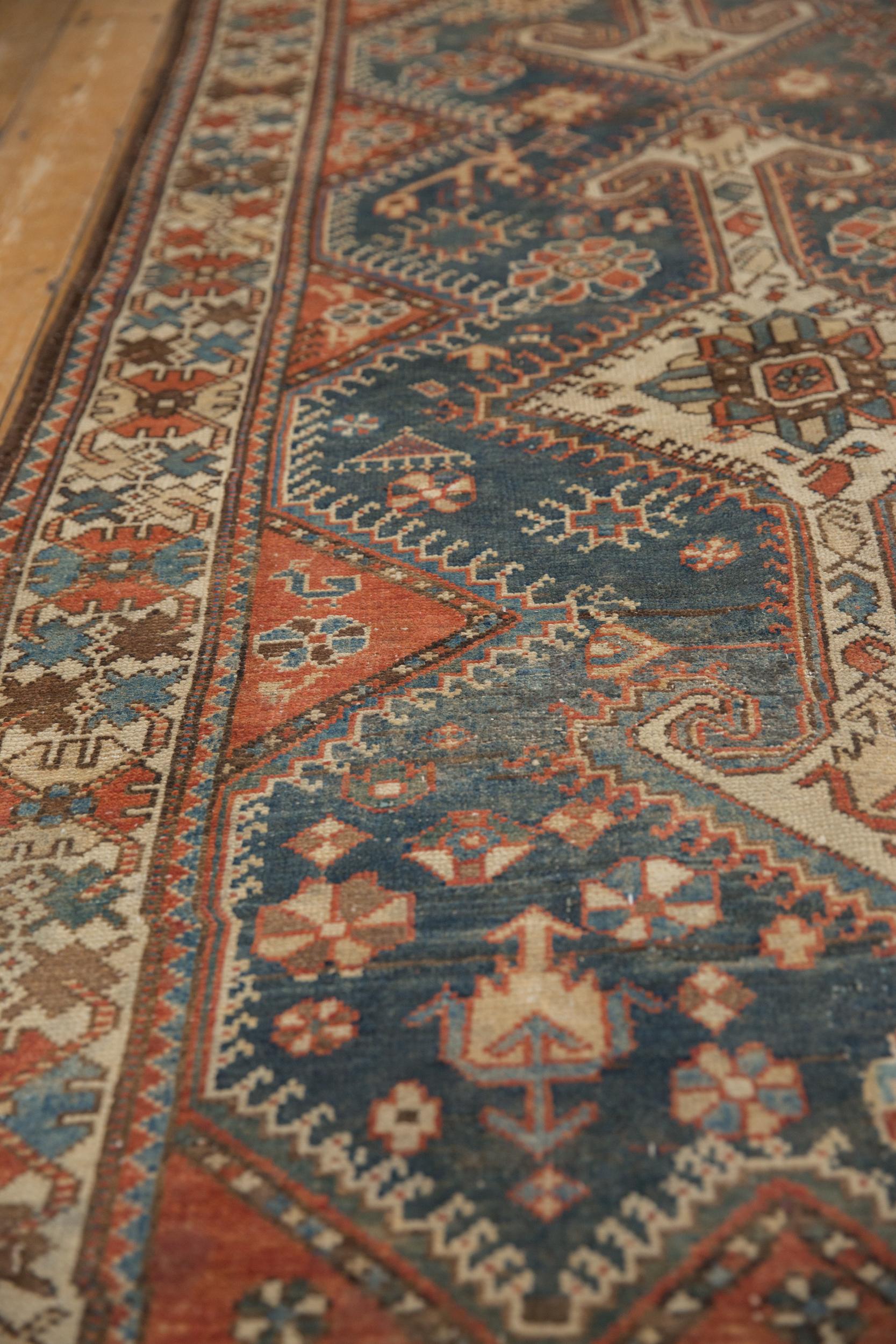 Vintage Distressed Hamadan Teppich Läufer im Angebot 1