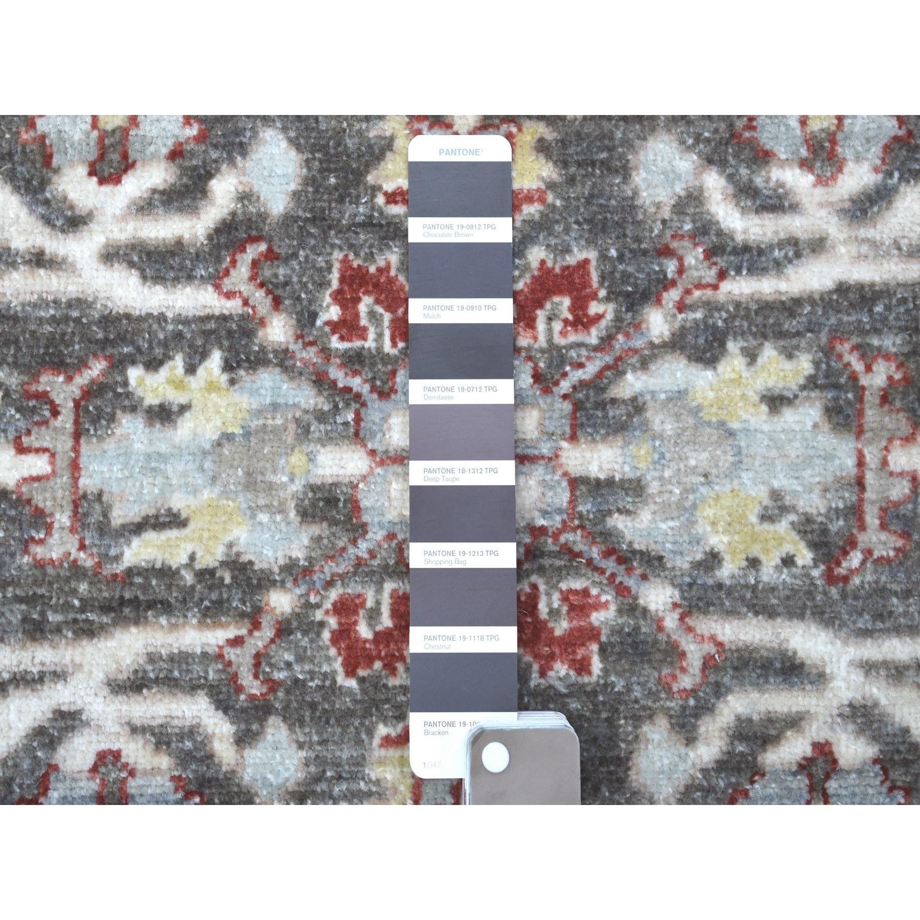 4'x4' Dunkelgrau Peshawar Mit Heriz Design Glänzend Holz Rund Handgeknüpft Teppich (Oushak) im Angebot