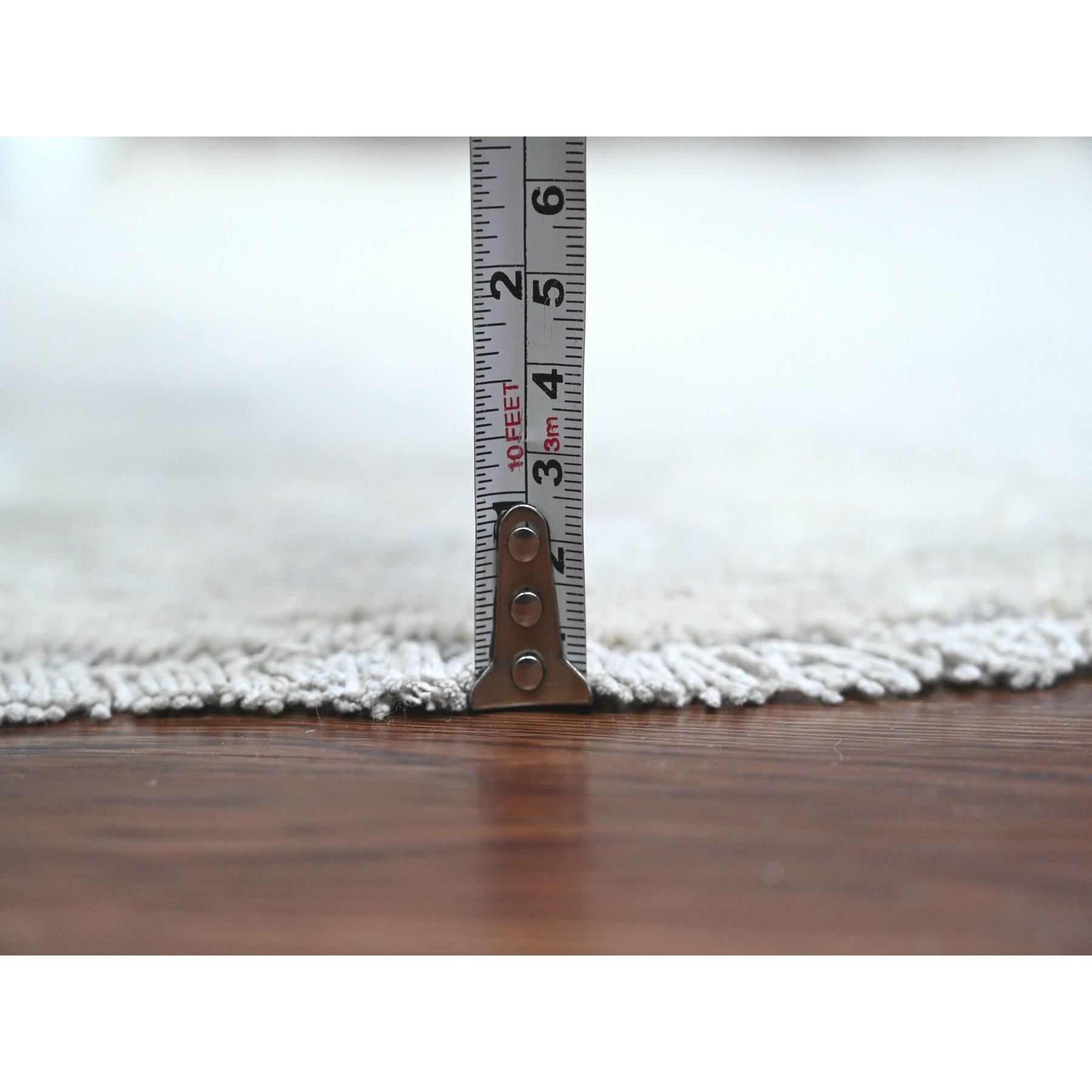 Noué à la main 4'x4' Tapis rond en pure laine grise délavée Heriz All Over Design, noué à la main en vente