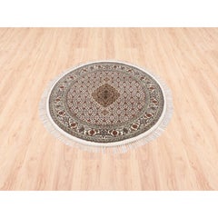 4'x4' Hand Knotted Ivory Wool Fish Medallion Design Tabriz Mahi Rug