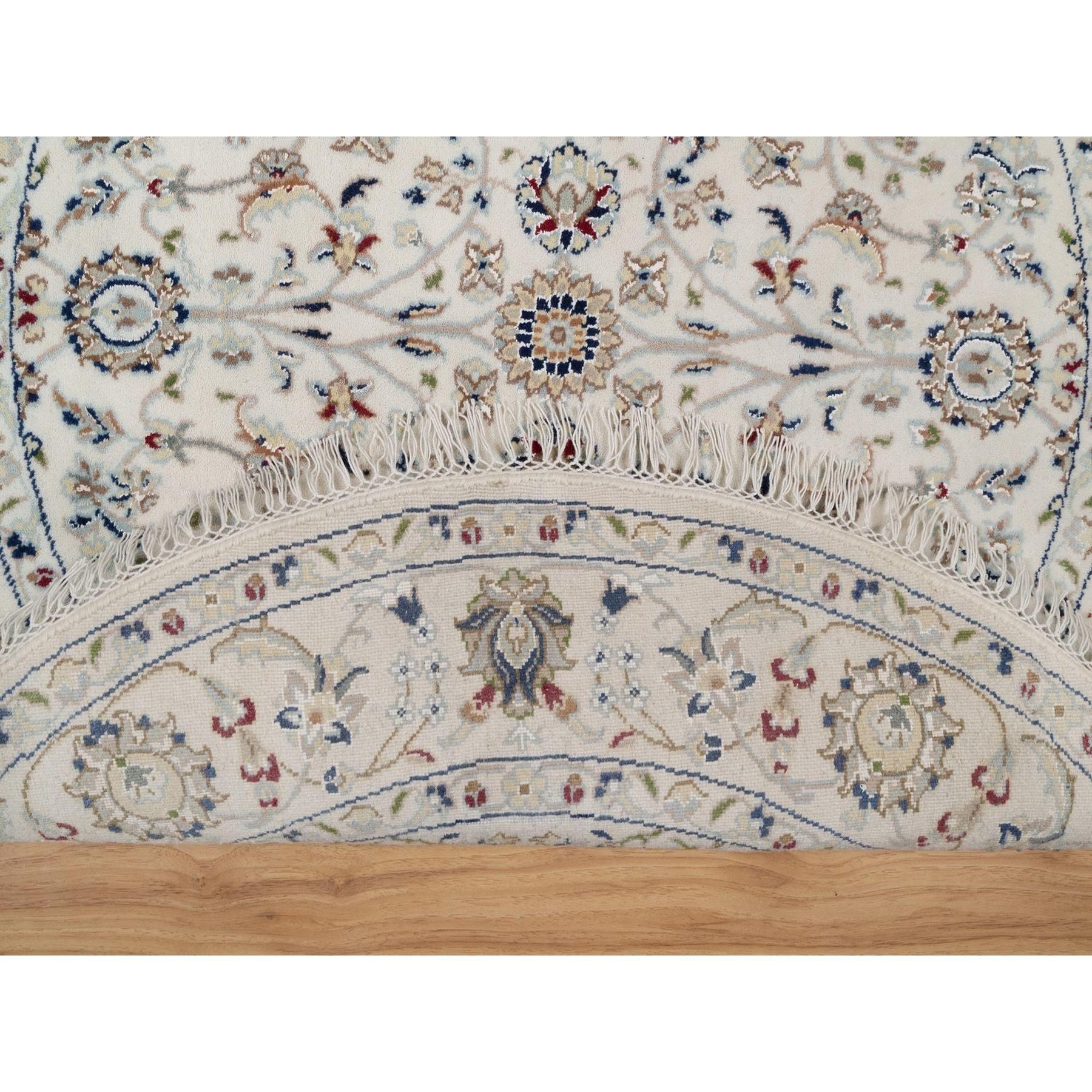 4'x4' Elfenbein Nain All Over Design Wolle & Seide Hand geknüpft Runde Orientteppich (Indisch) im Angebot