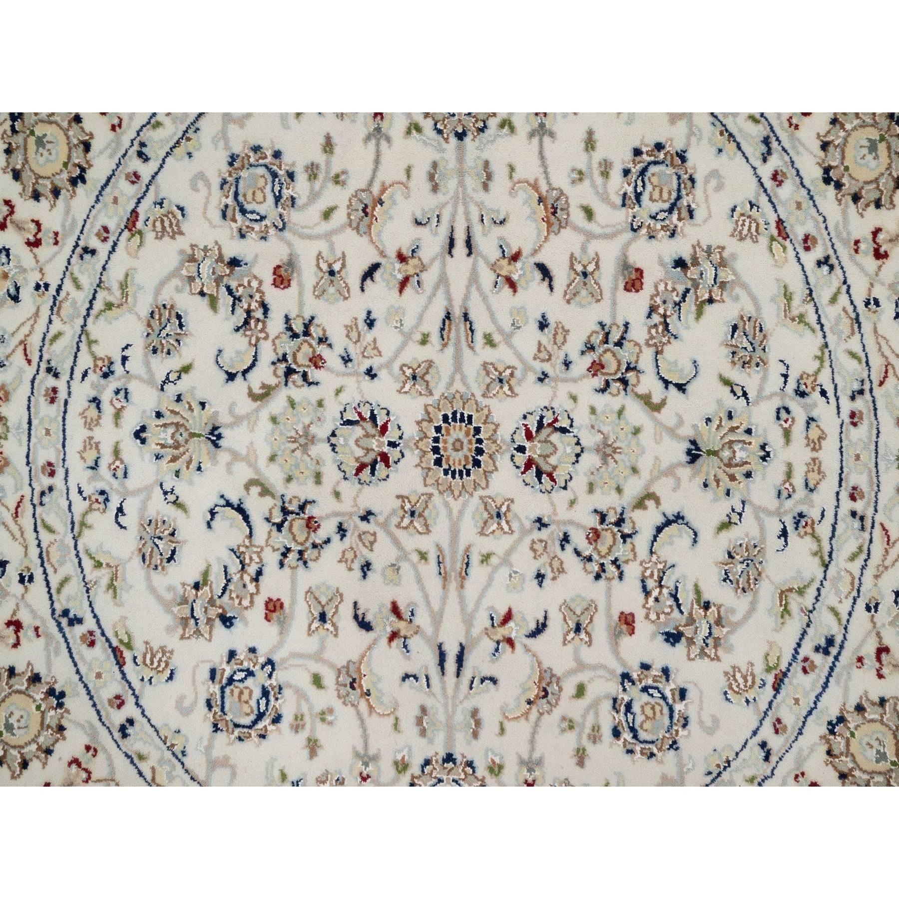 4'x4' Elfenbein Nain All Over Design Wolle & Seide Hand geknüpft Runde Orientteppich im Zustand „Neu“ im Angebot in Carlstadt, NJ