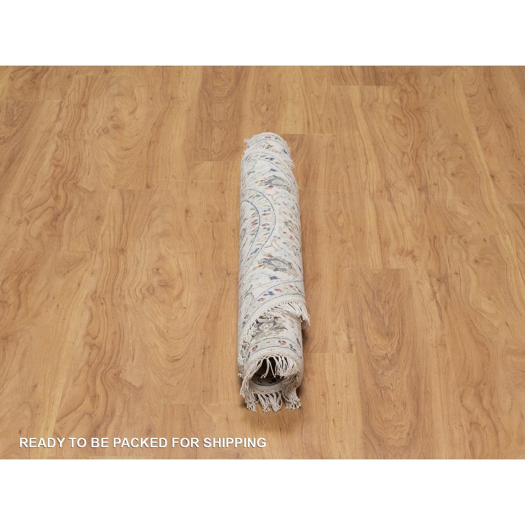 4'x4' Elfenbein Nain All Over Design Wolle & Seide Hand geknüpft Runde Orientteppich (21. Jahrhundert und zeitgenössisch) im Angebot