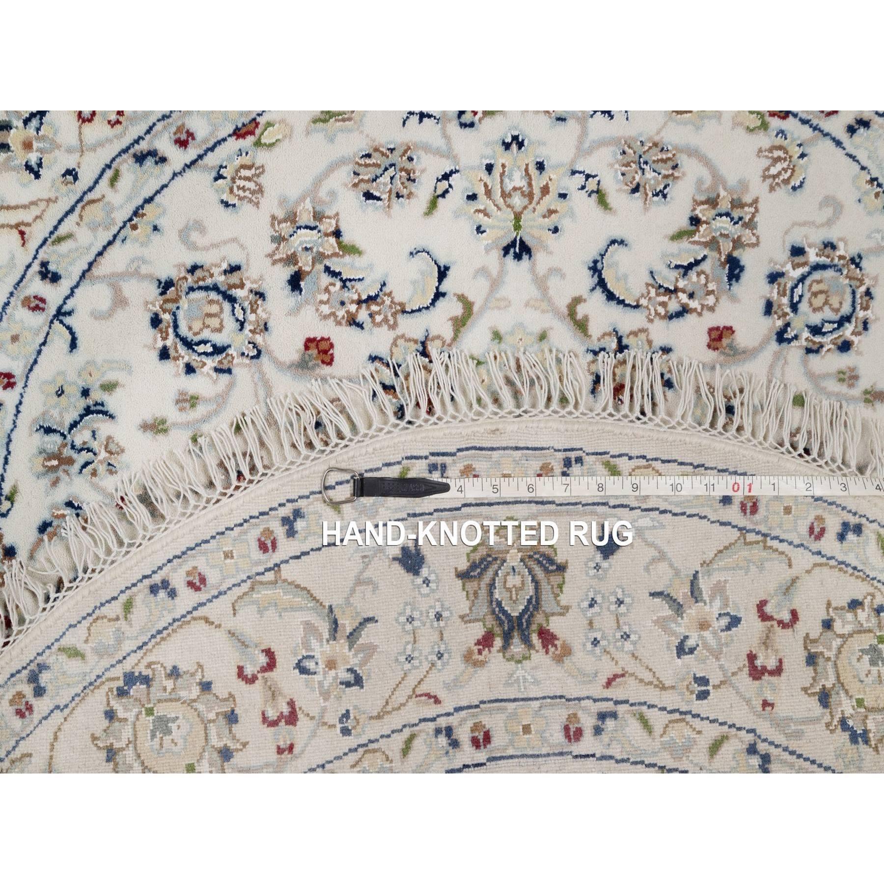4'x4' Elfenbein Nain All Over Design Wolle & Seide Hand geknüpft Runde Orientteppich im Angebot 2