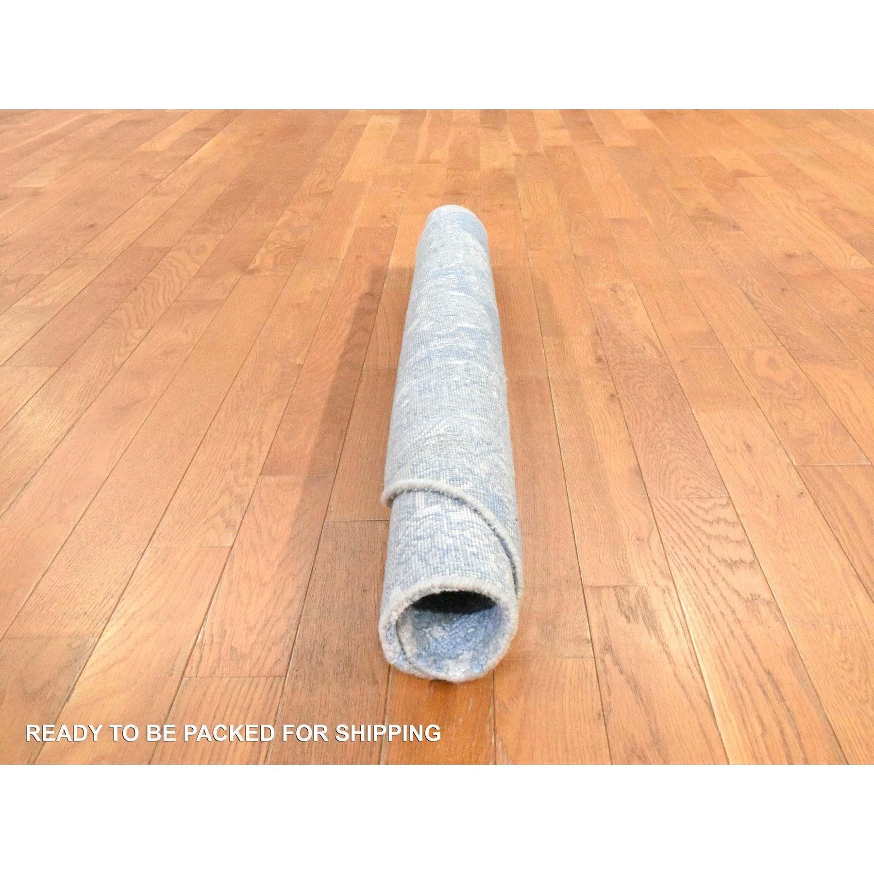 Laine Tapis rond 4'x4' Stone Blue Wool and Pure Silk Jewelry Design, noué à la main en vente