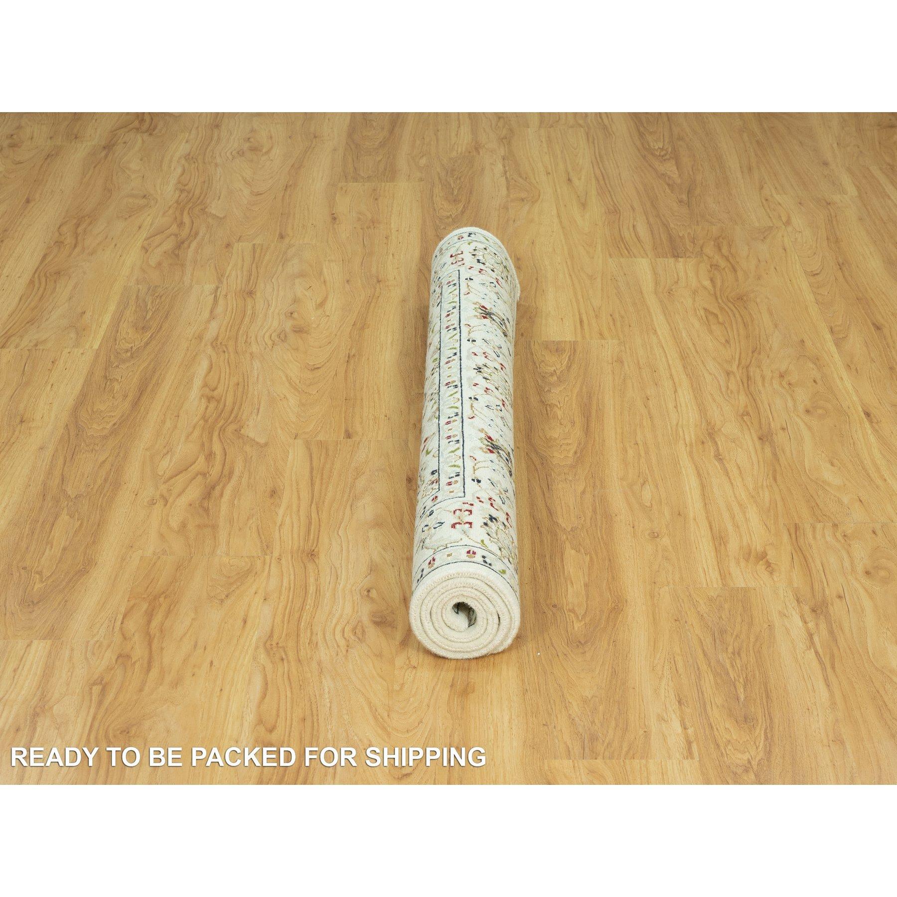4'x4' Weathered White All Over Flower Design Hand Knotted Wool Square Rug In New Condition For Sale In Carlstadt, NJ