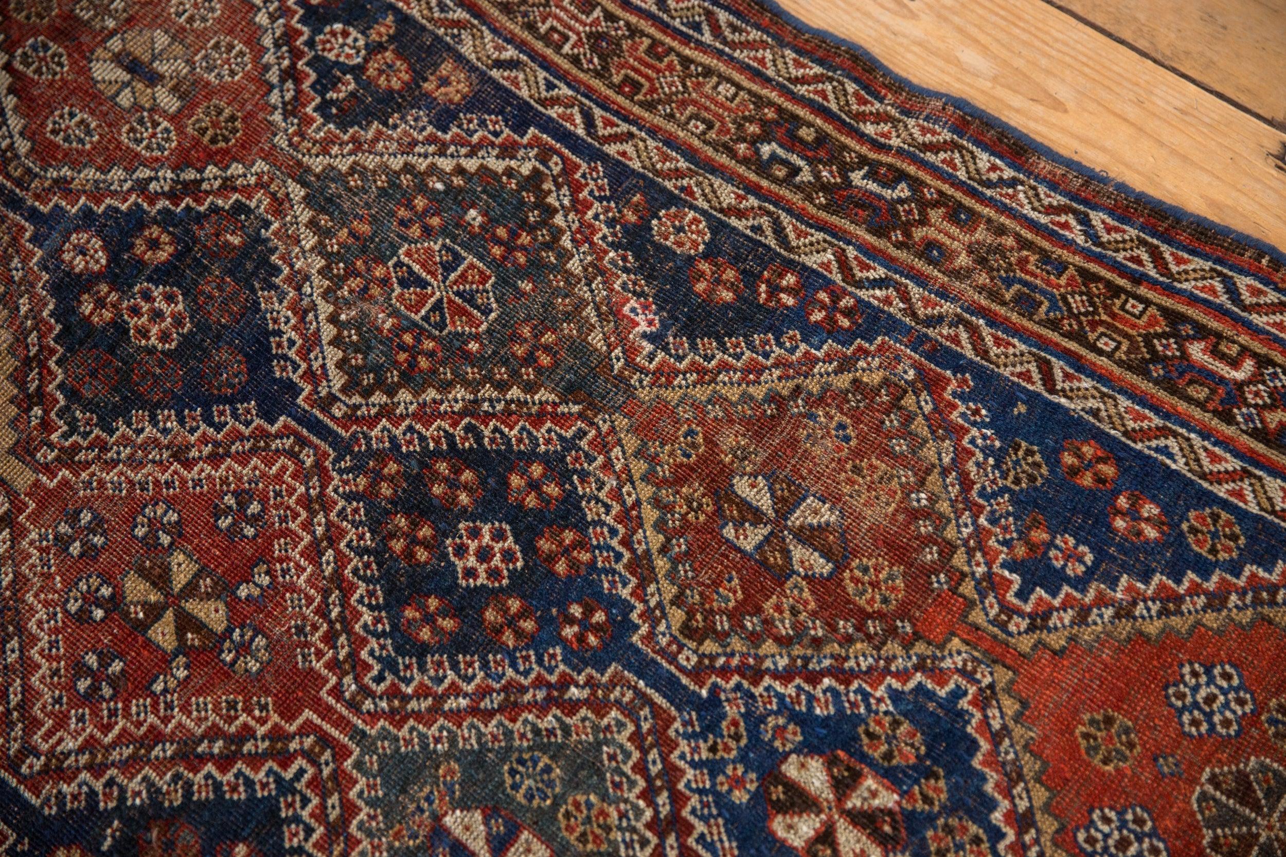 Antiker quadratischer Qashqai-Teppich (Persisch) im Angebot