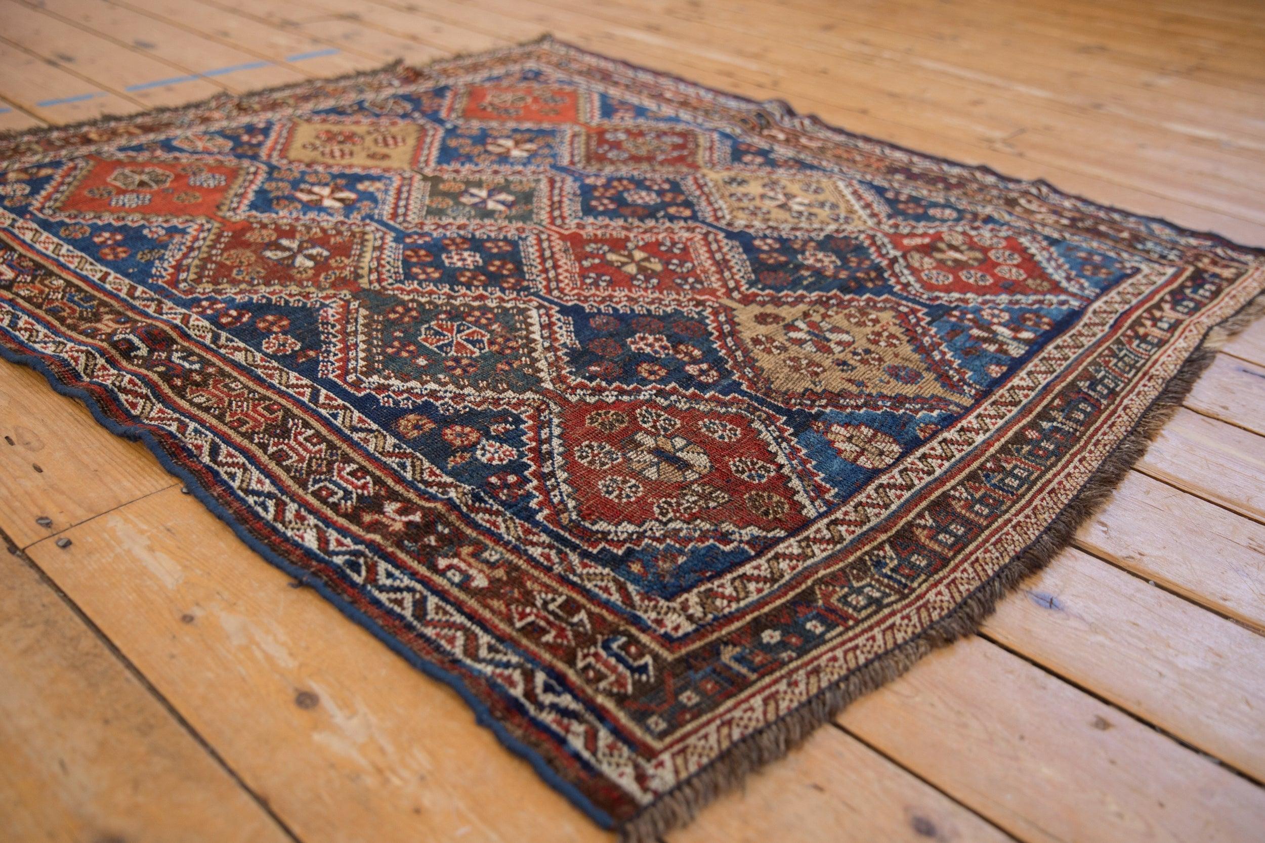 Antiker quadratischer Qashqai-Teppich im Angebot 1