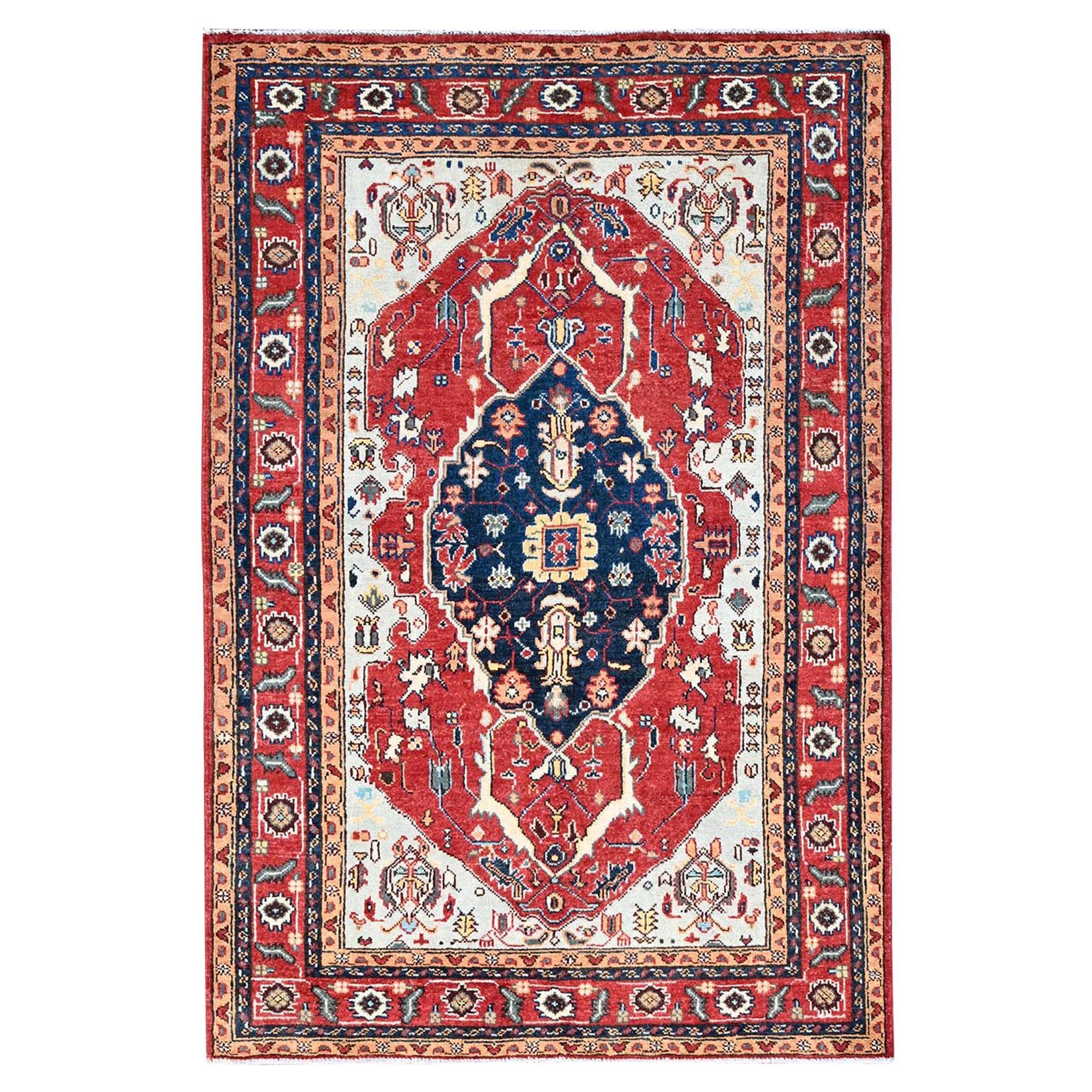 4'x5'10" Rauchgrau Handgeknüpft Peshawar Seeripe Heris Design Samtiger Wollteppich
