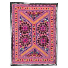 Appendiabiti da parete in seta e cotone ricamato 4x5.4 Ft. Copriletto rosa. Tovaglia moderna