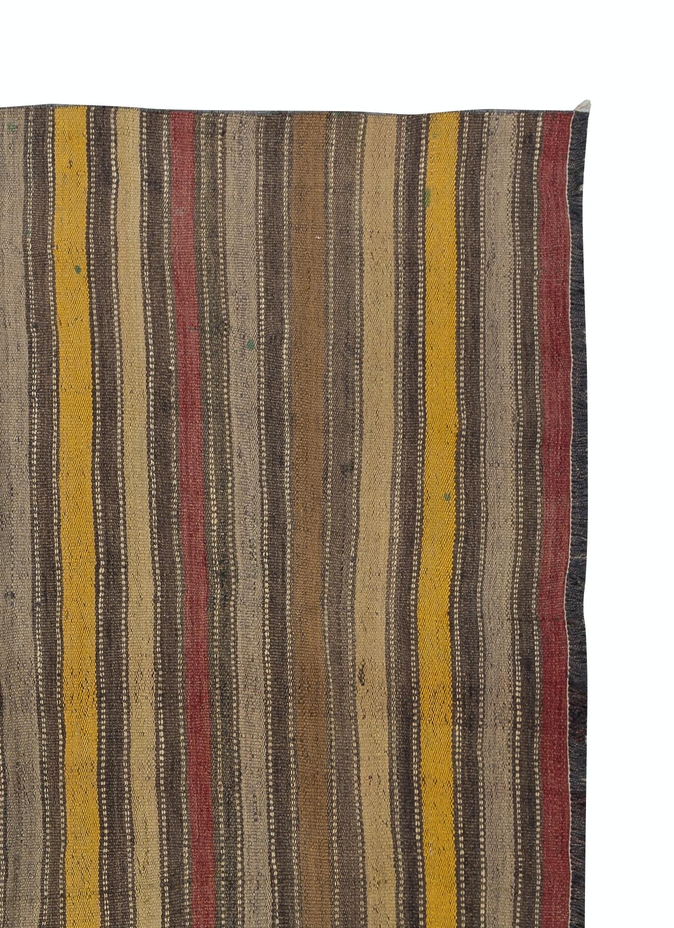4x5.5 Ft Bunte handgewebte anatolische Kilim, Flachgewebe Vintage Teppich, 100% Wolle (Türkisch) im Angebot