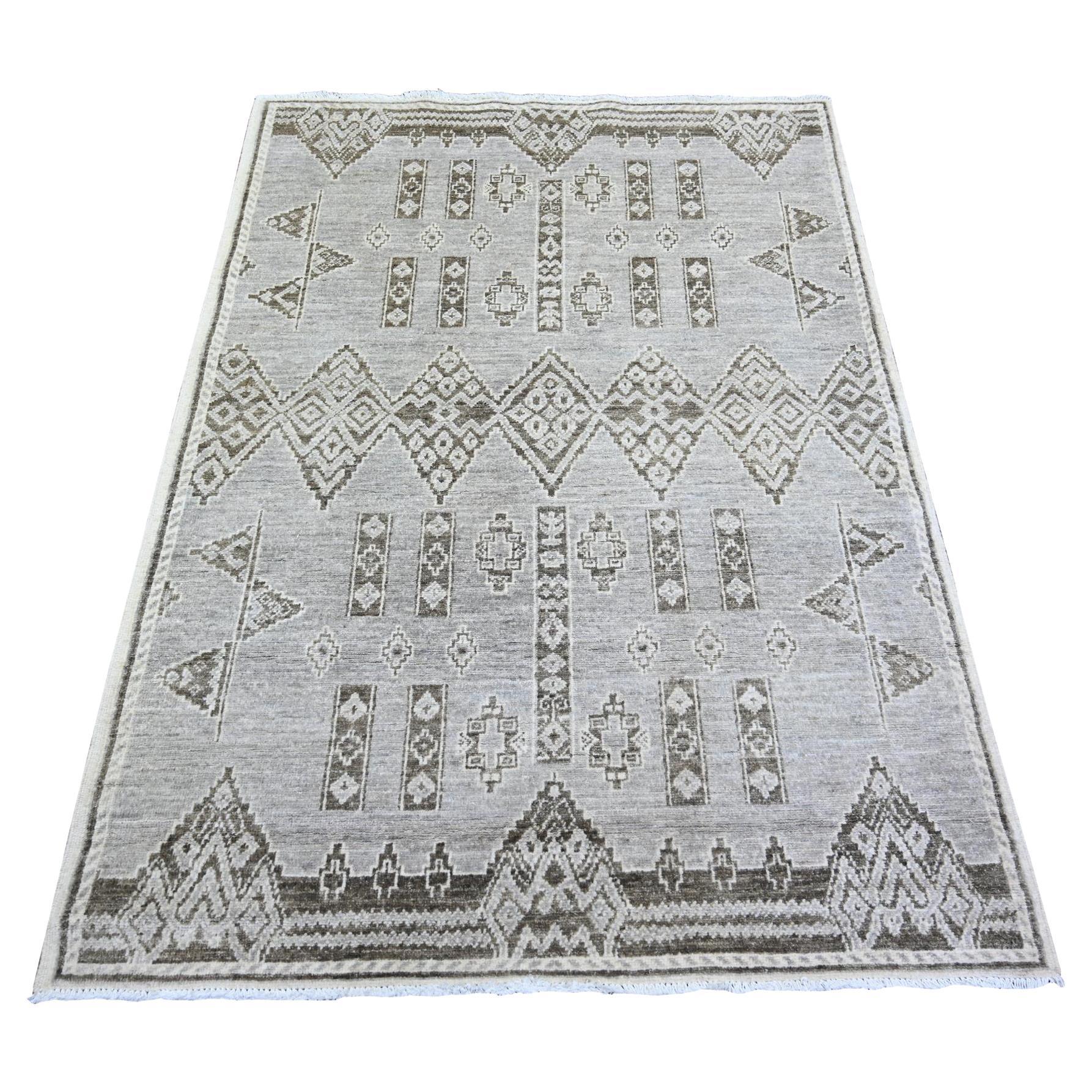 4'x5'8" Grigio Cenere, Tappeto Orientale Ashly Fine Rugs in Pura Lana Annodato a Mano