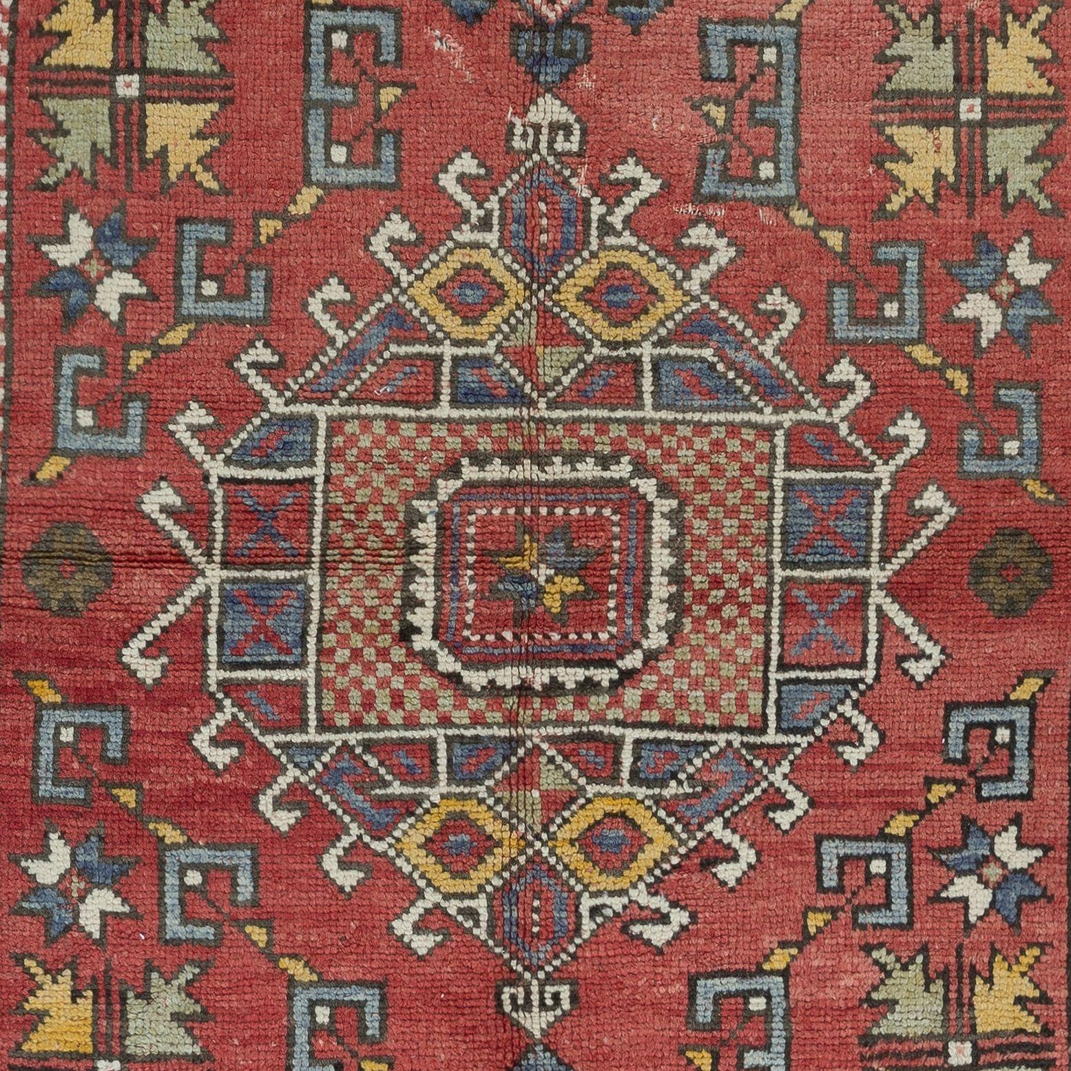 4x5.8 Ft Handmade Geometric Medallion Design Rug, Vintage Turkish Red Carpet In Good Condition For Sale In Philadelphia, PA