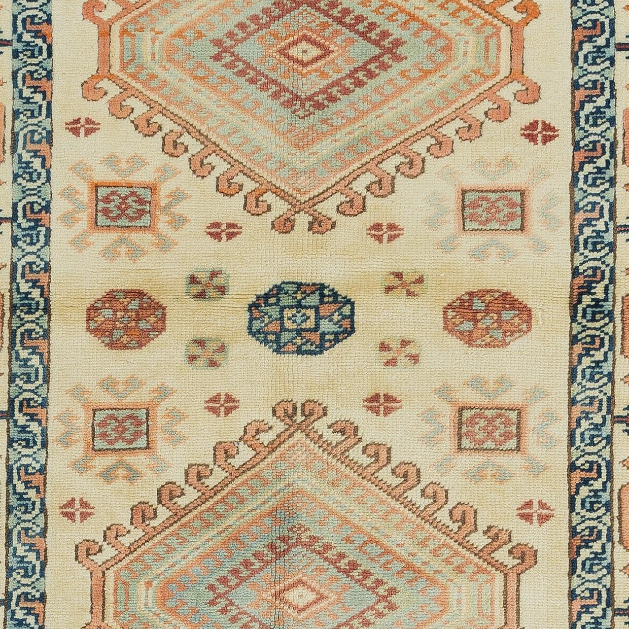 4x5.8 Ft Contemporary Handmade Turkish Accent Rug with Two Geometric Medallions In Excellent Condition For Sale In Philadelphia, PA