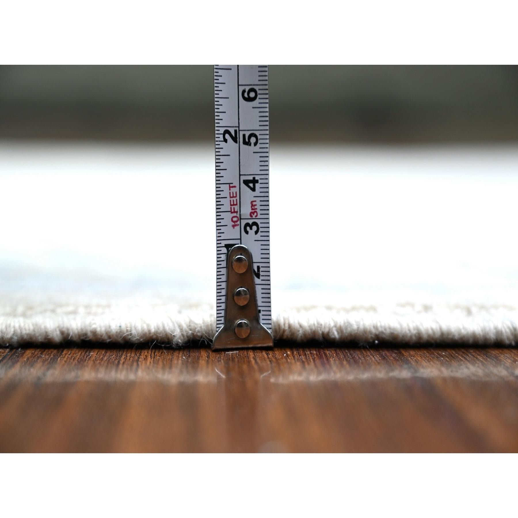 Noué à la main 4'x5'9