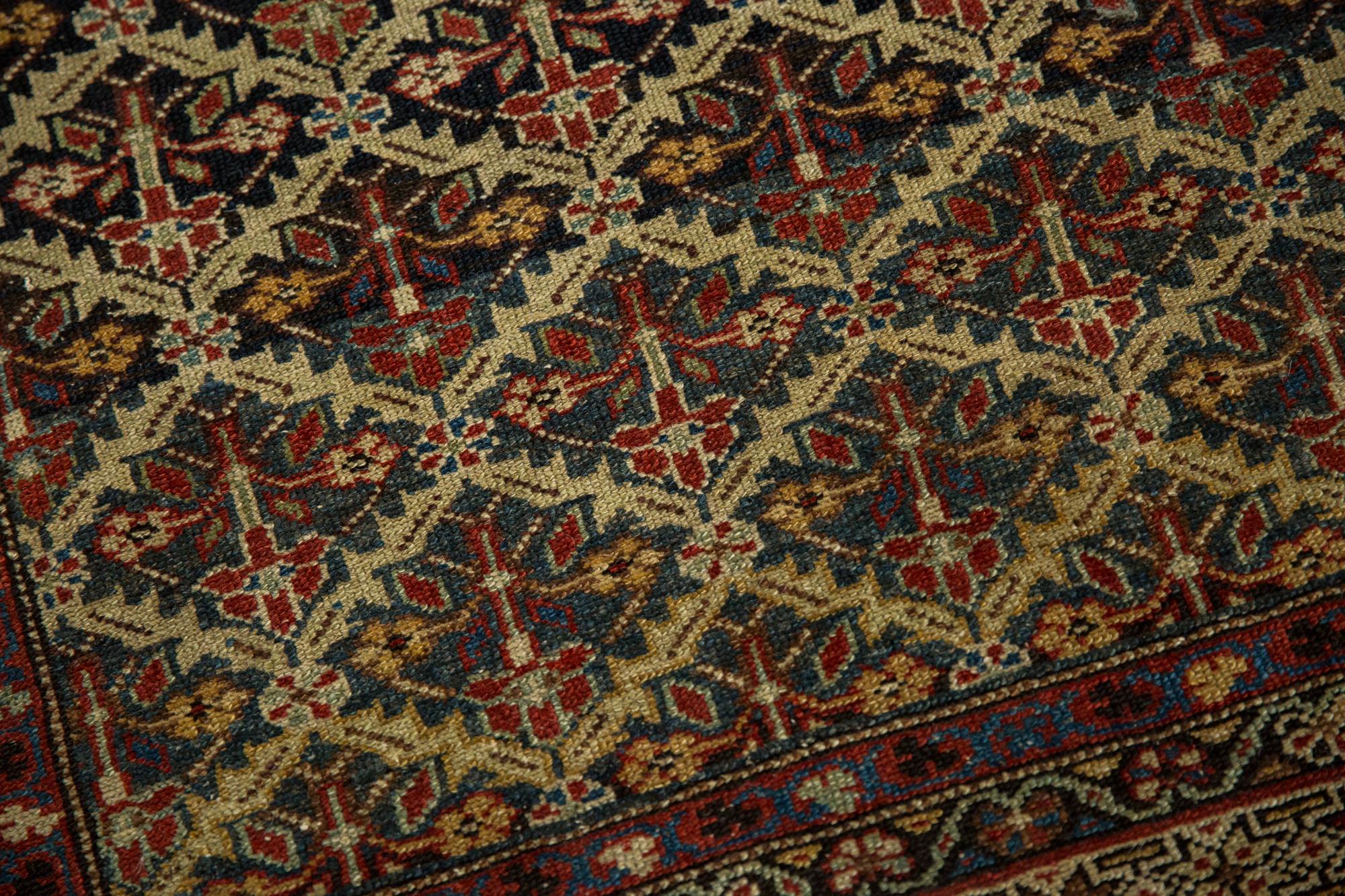 Tappeto antico Fine Malayer In condizioni buone in vendita a Katonah, NY