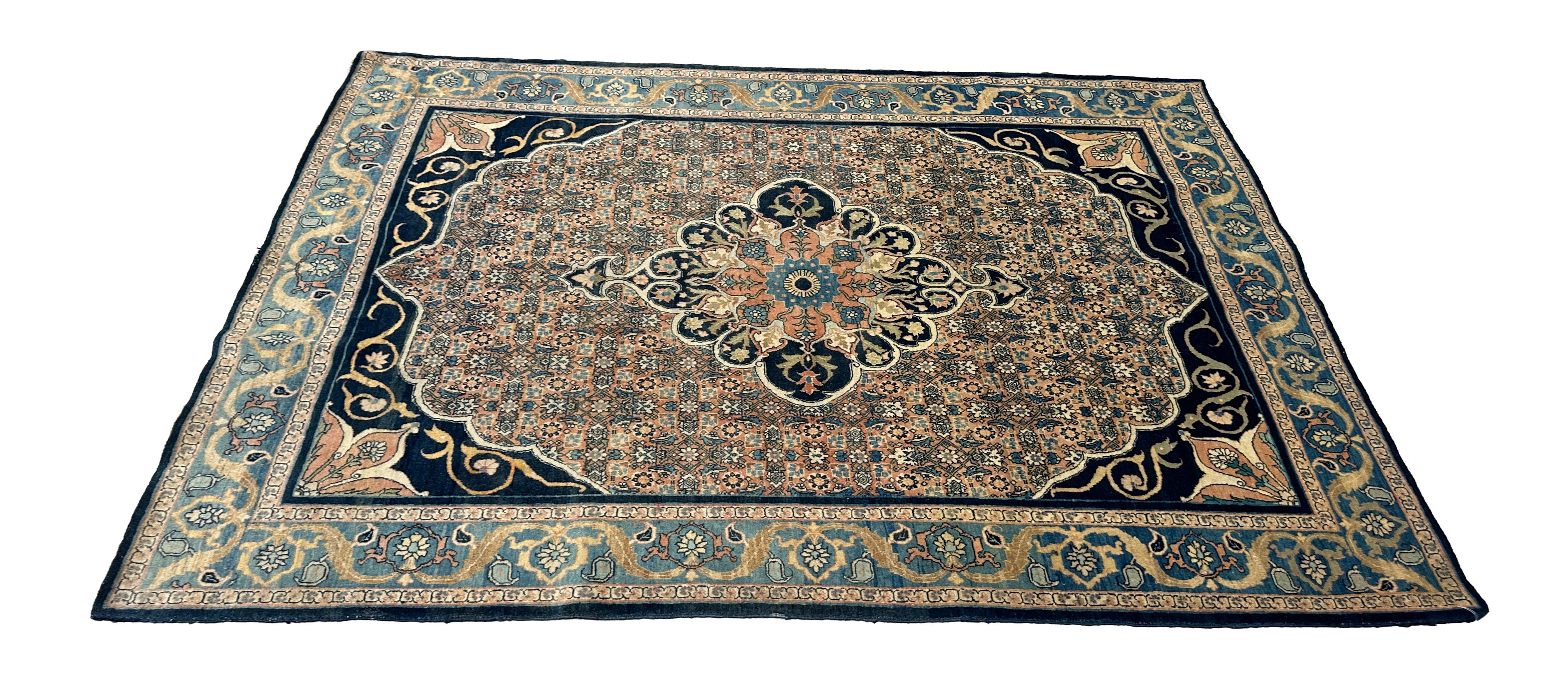 4x6 Blau und Creme Alter Akzentteppich (Handgewebt) im Angebot