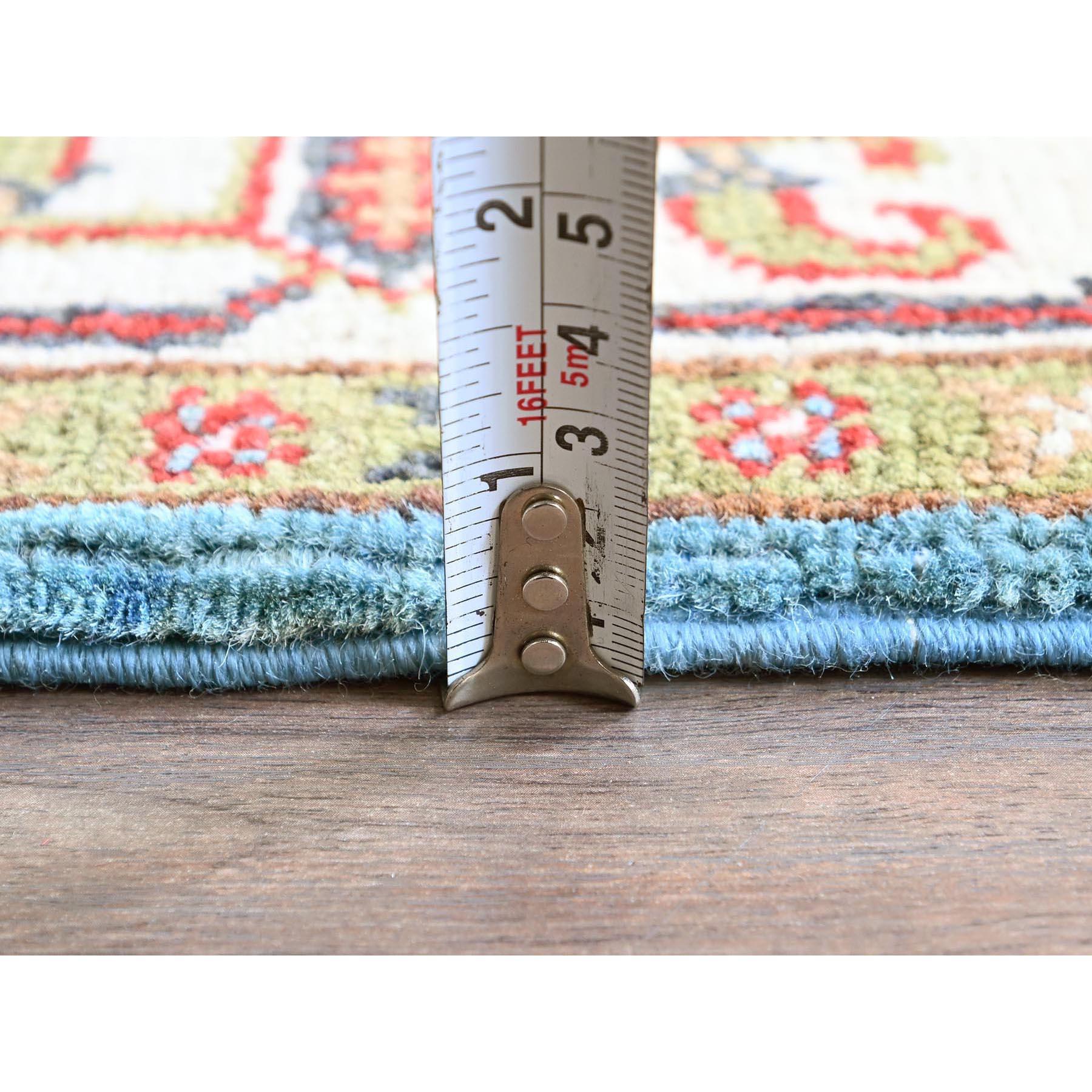 Tappeto in lana morbida annodato a mano 4'x6' Blu Kazak con design geometrico a medaglioni In condizioni Nuovo in vendita a Carlstadt, NJ