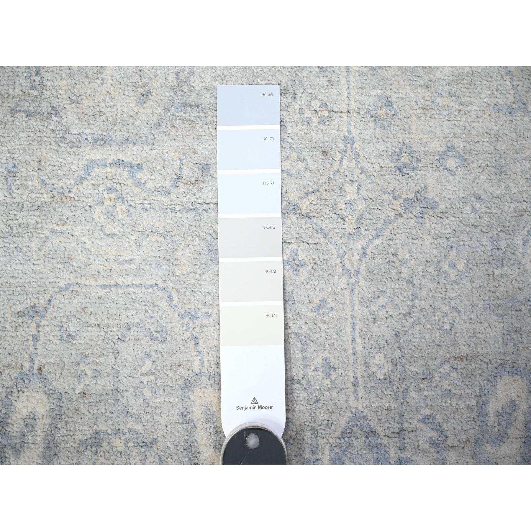 Oushak 4'x6' Blue White Wash Peshawar Tappeto orientale in lana organica annodato a mano in vendita