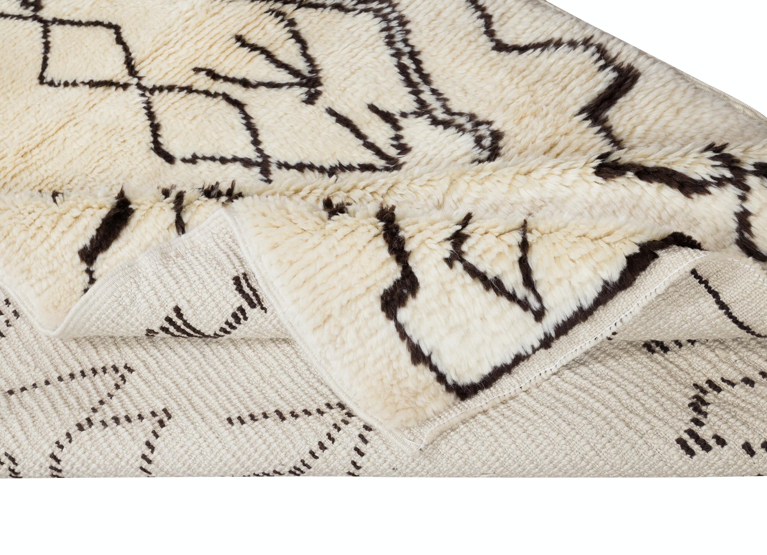 Tulu 4x6 Ft Tapis berbère tulu marocain contemporain fait à la main, 100% laine naturelle en vente