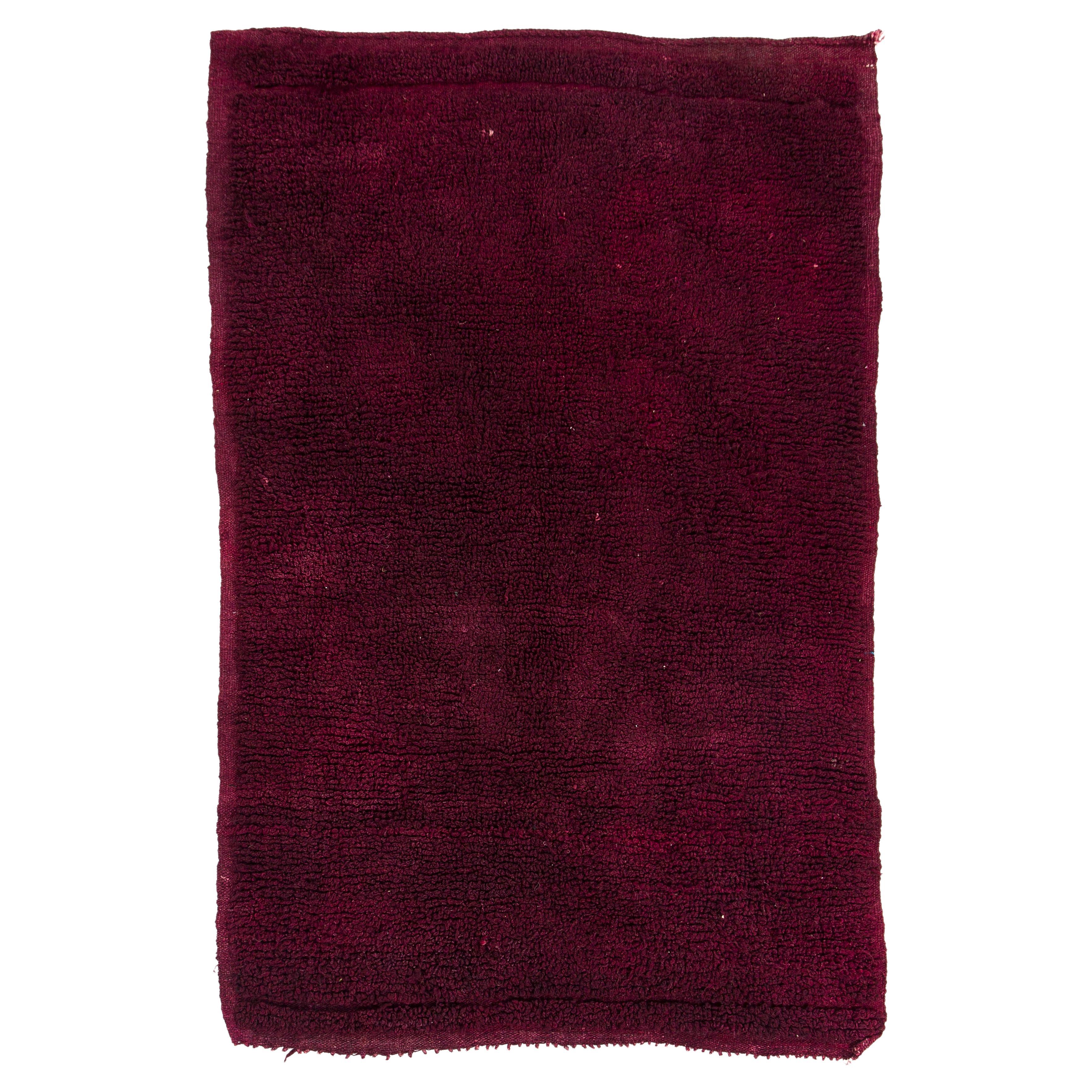 4x6 Ft Minimalist Vintage "Tulu" Rug in Solid Maroon Red Color, 100% Soft Wool