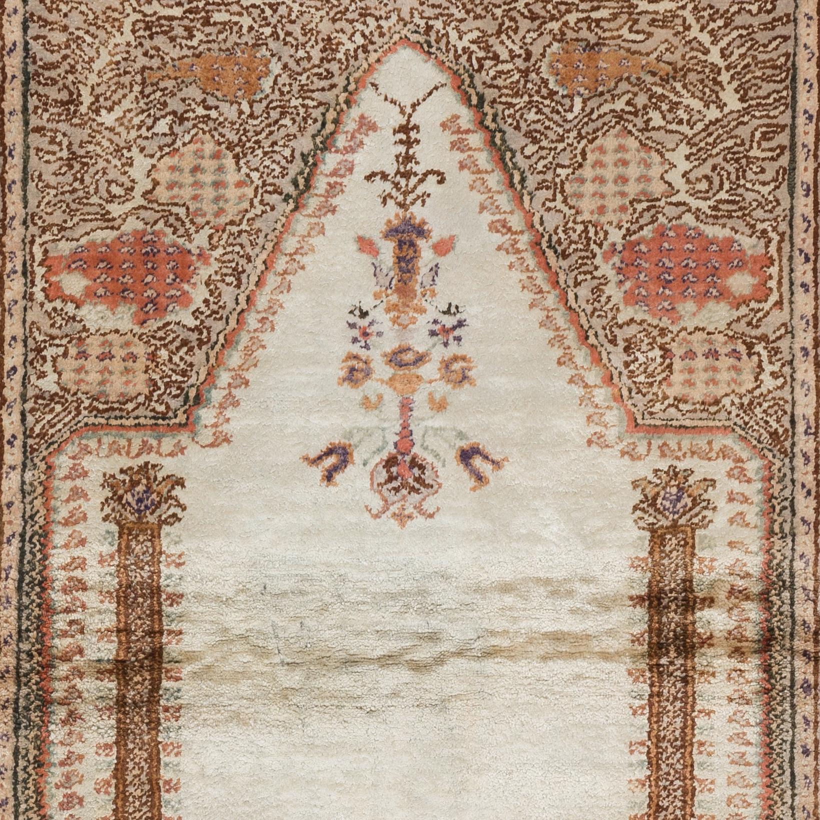 4x6 Ft One of a Kind Handmade Turkish Art Silk Prayer Rug. Vintage Prayer Mat In Good Condition For Sale In Spring Valley, NY